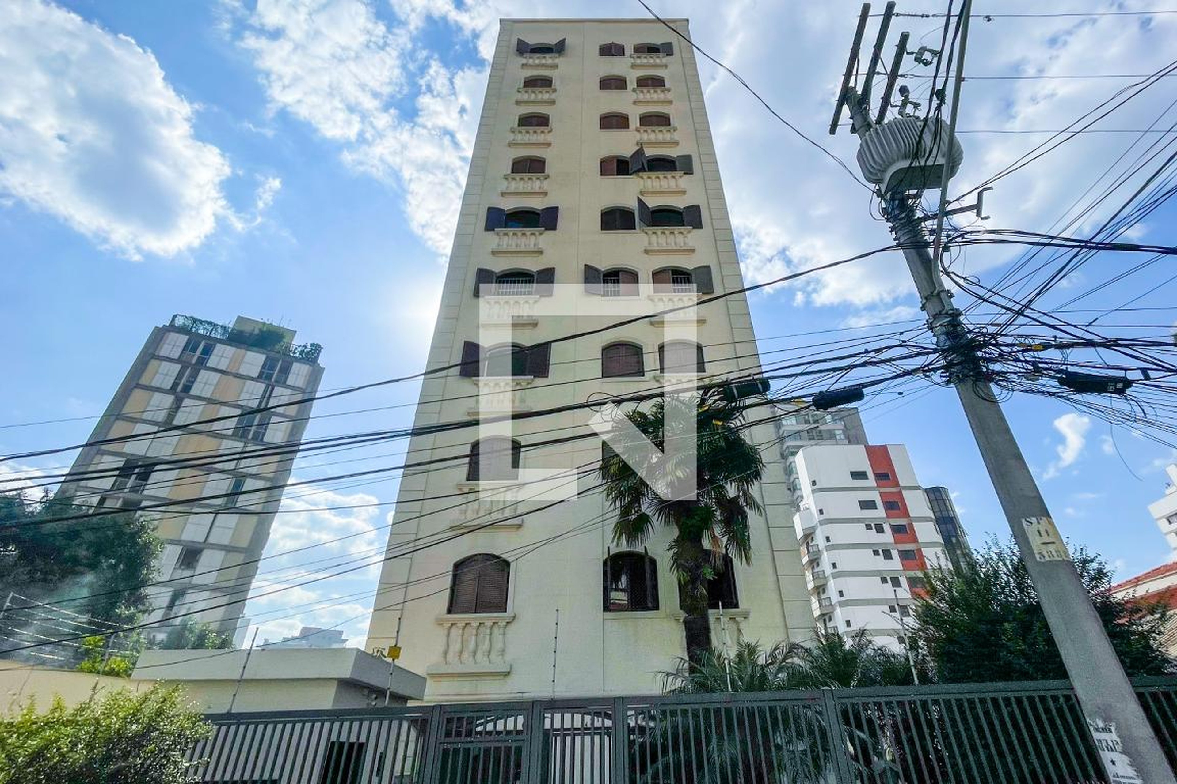 Fachada Condomínio Luis Miguel