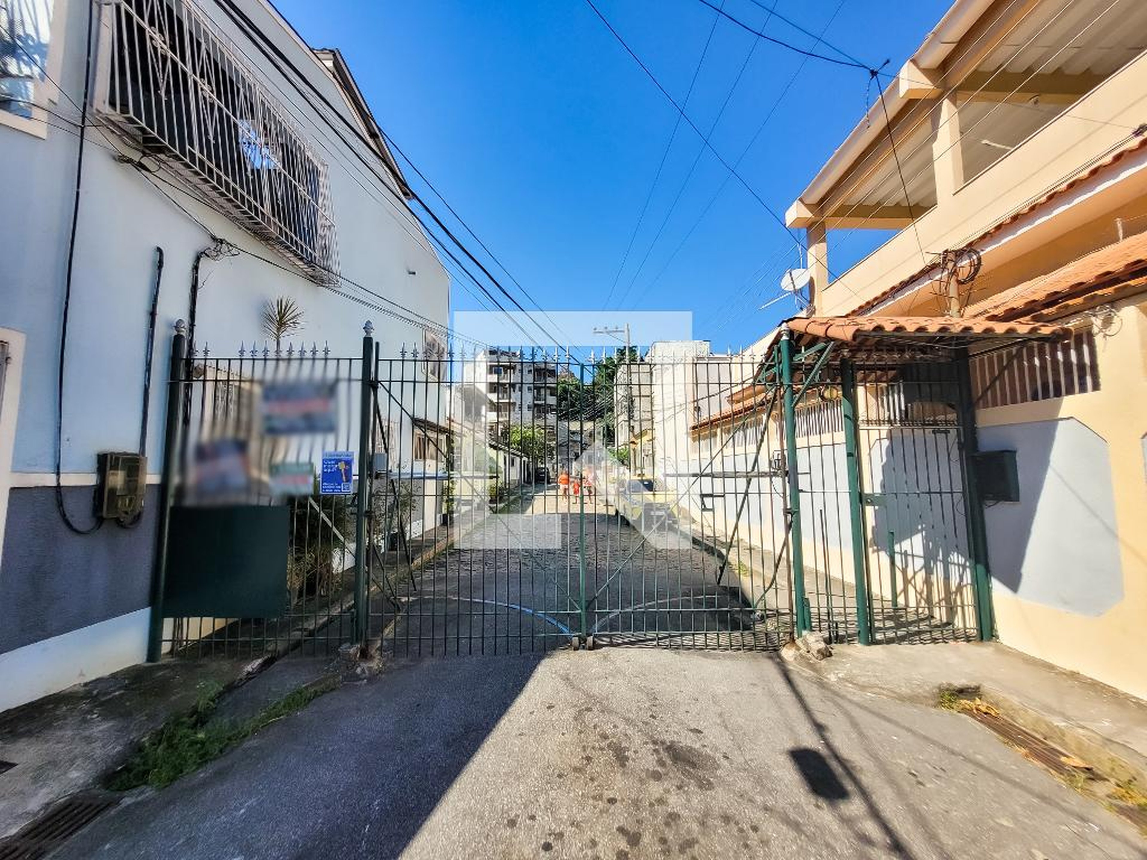 Fachada do Condomínio Condomínio em Rua Jaime Benévolo, 71