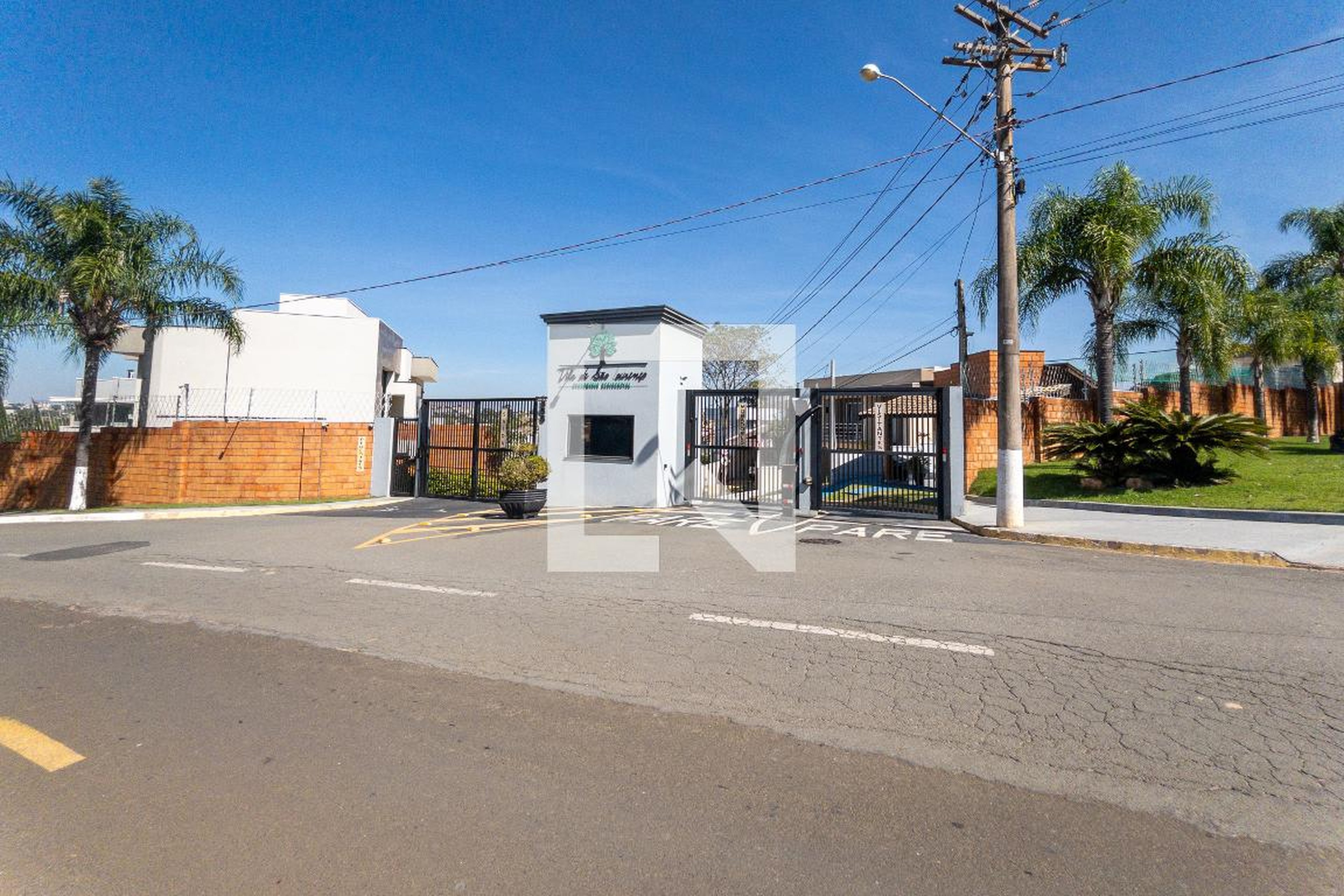 Fachada do Condomínio Condomínio Vila de São Lourenço