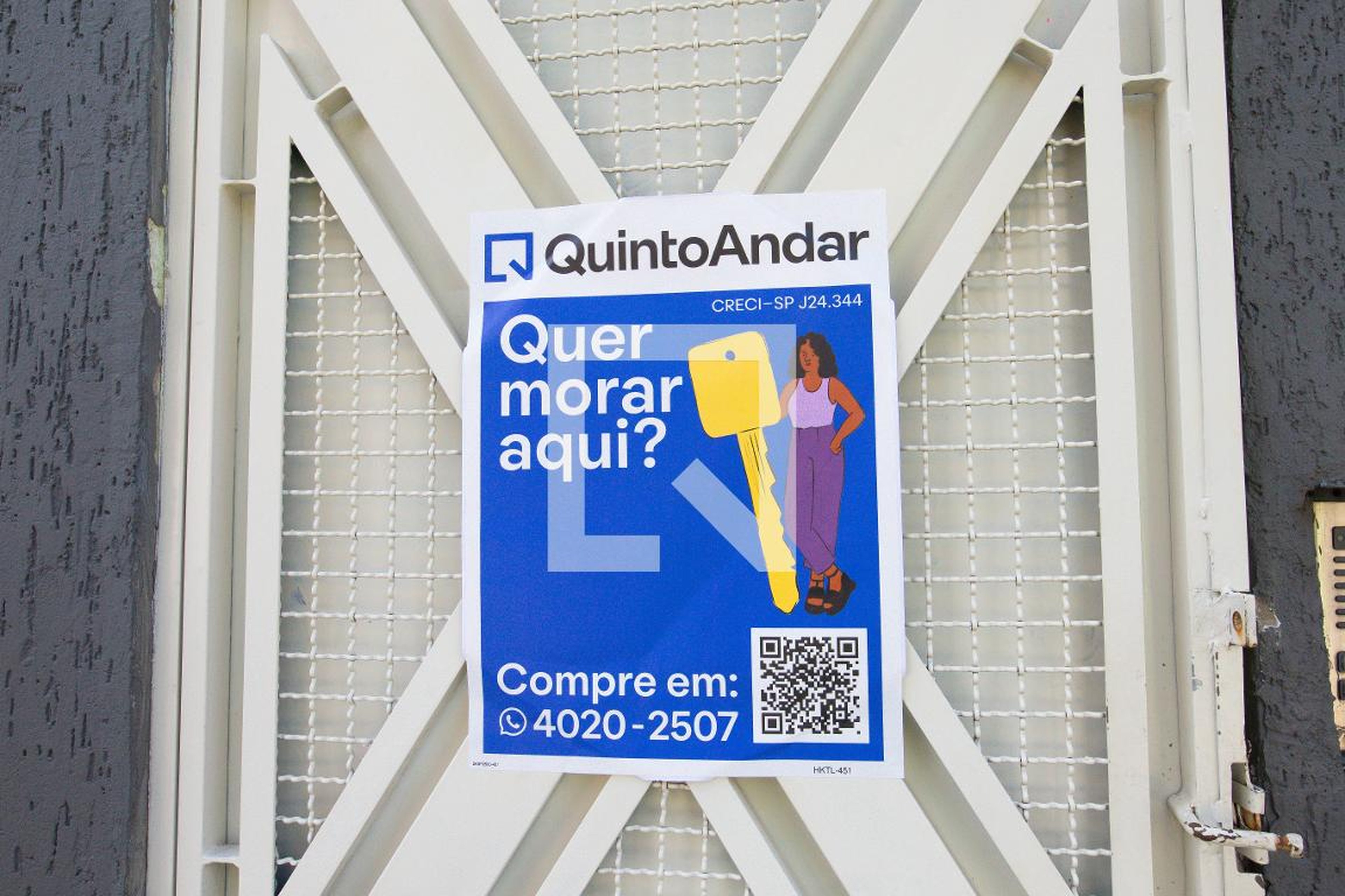 Fachada Condomínio em Rua Doutor Mayera, 381