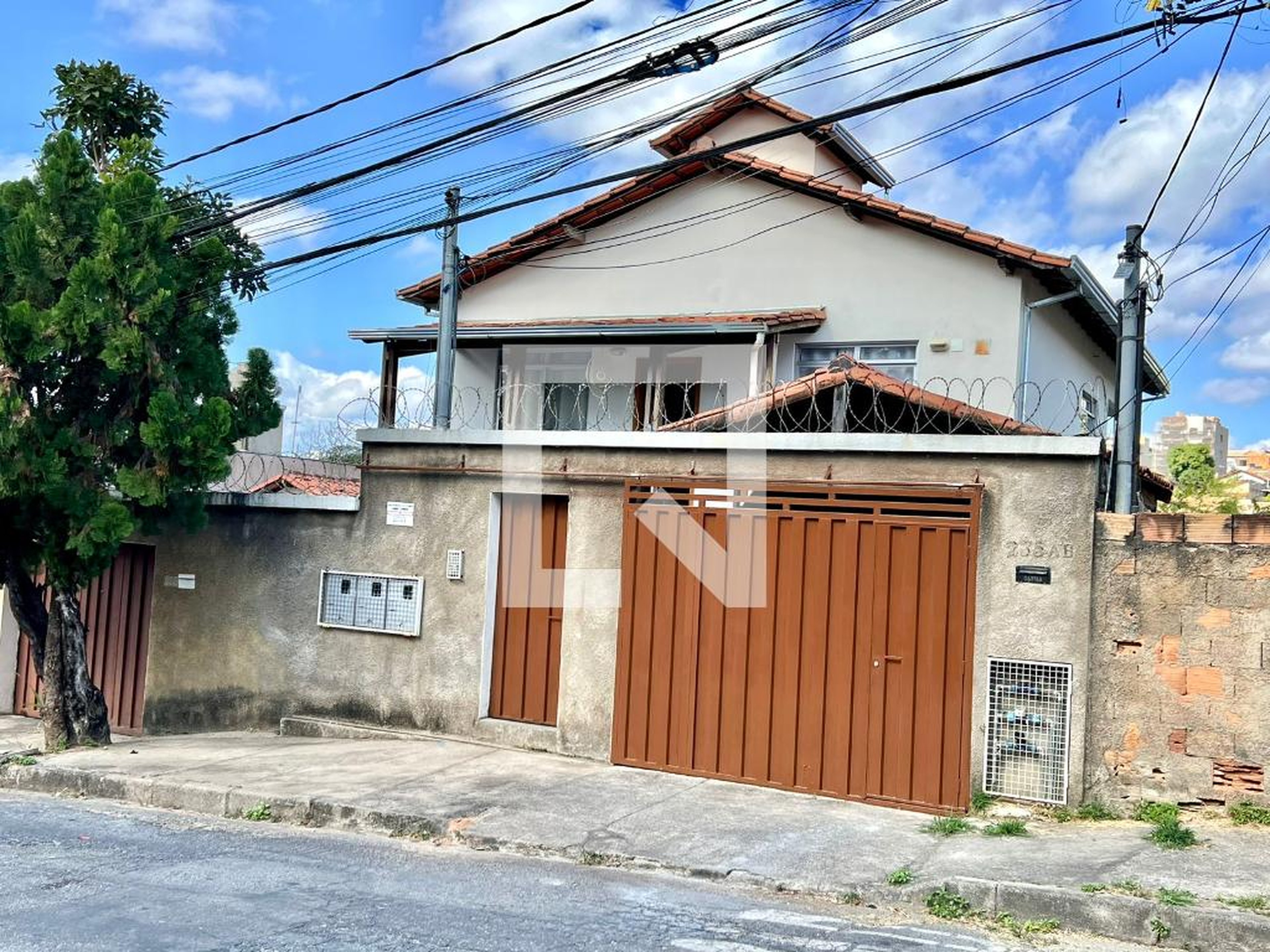 Fachada Condomínio em Rua Alberto de Oliveira, 235