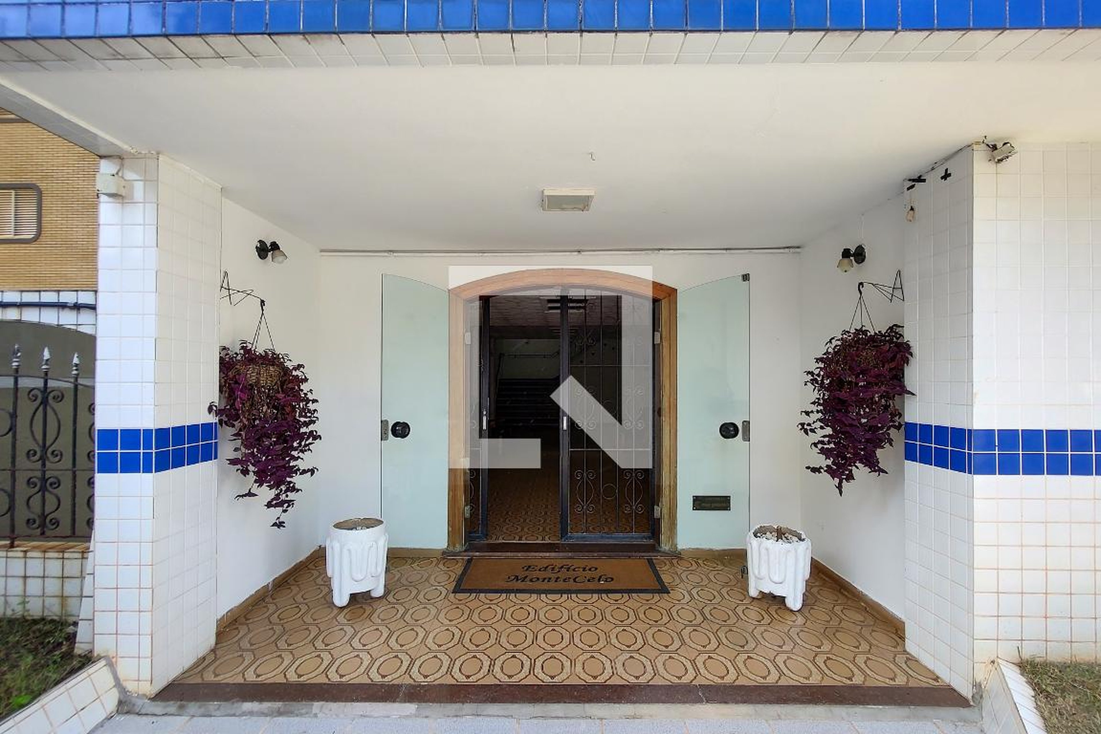 Entrada - Edificio Monte Celo