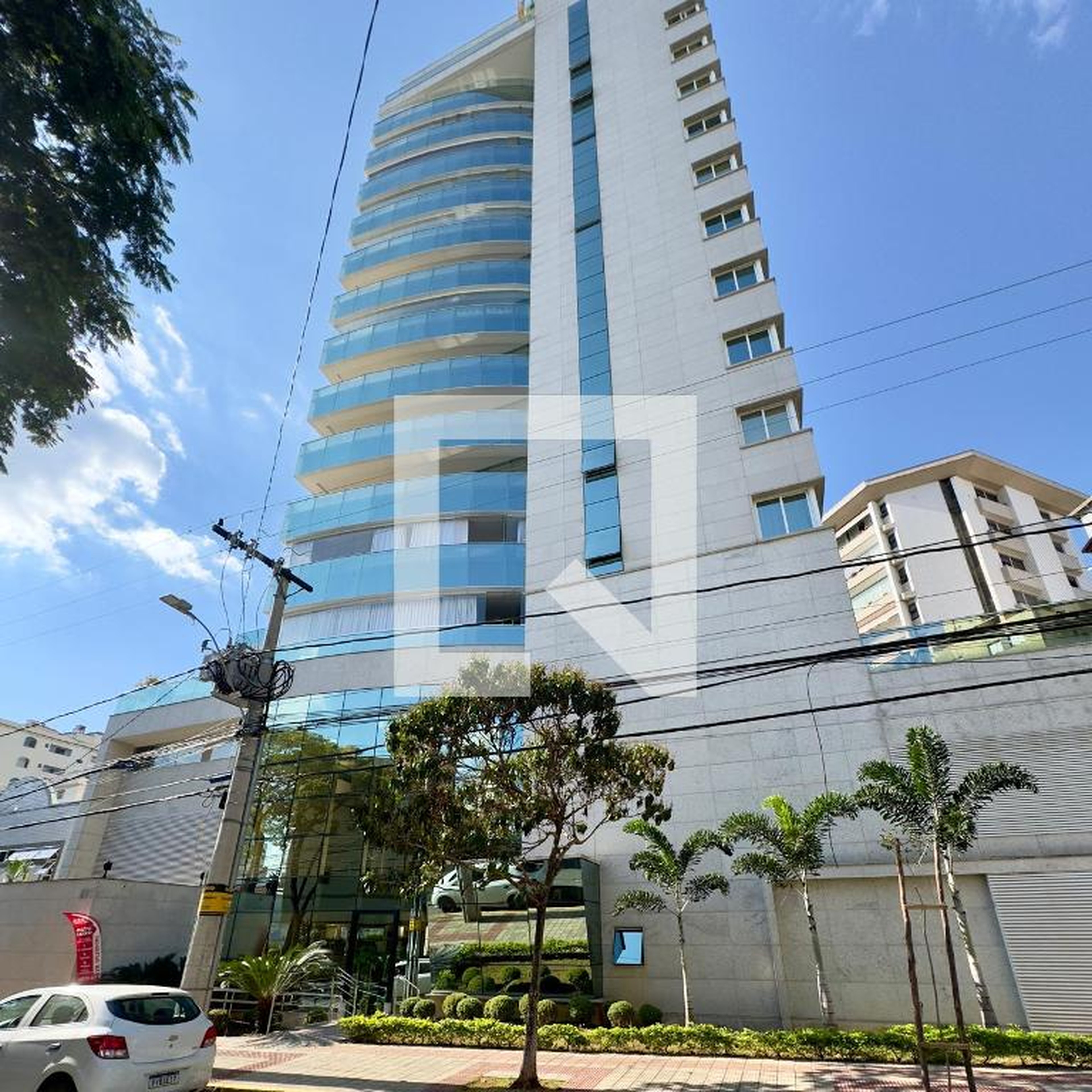 Fachada Condomínio em Rua Afonso Pena Júnior, 297