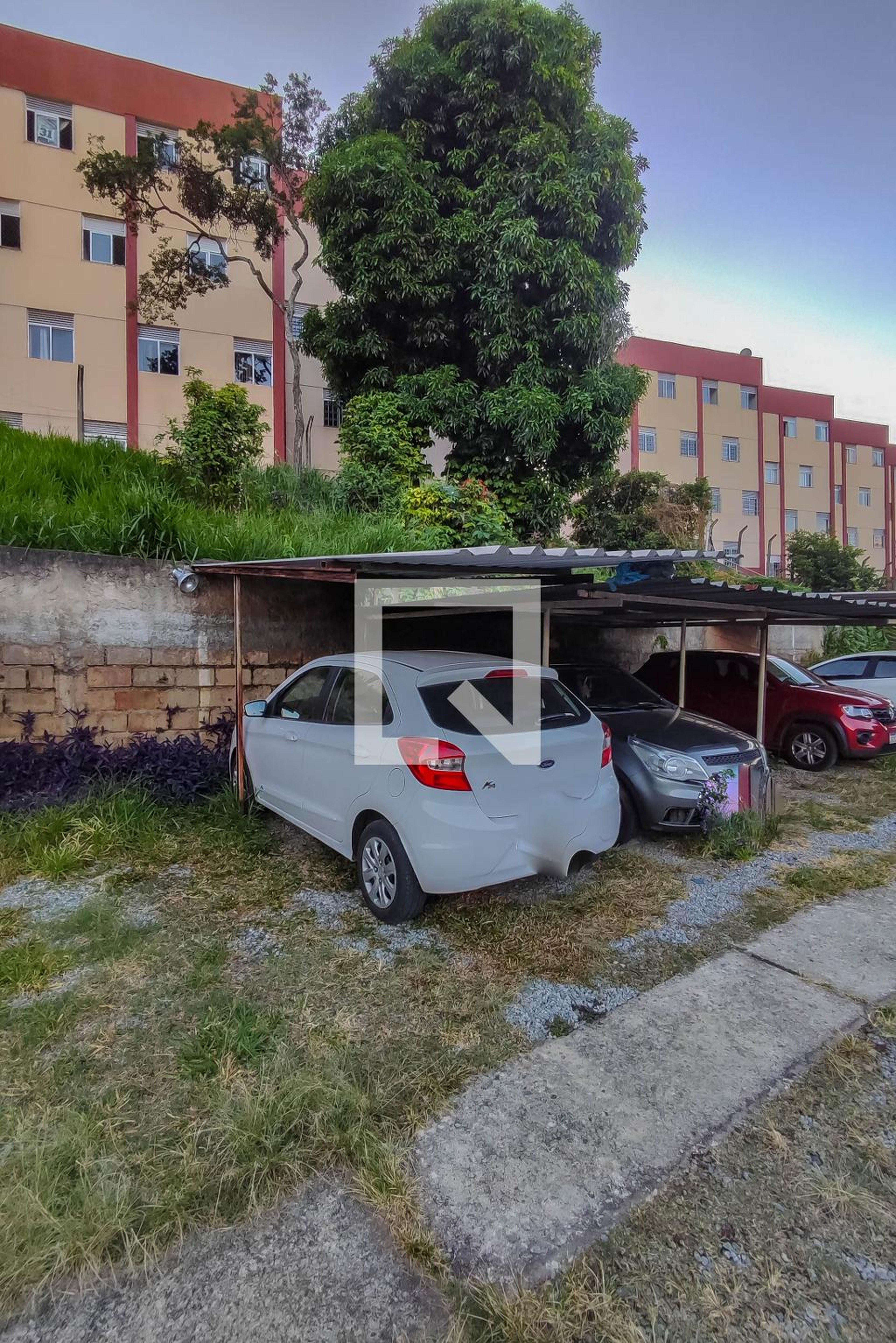 Fachada Condomínio em Rua Castigliano, 1402