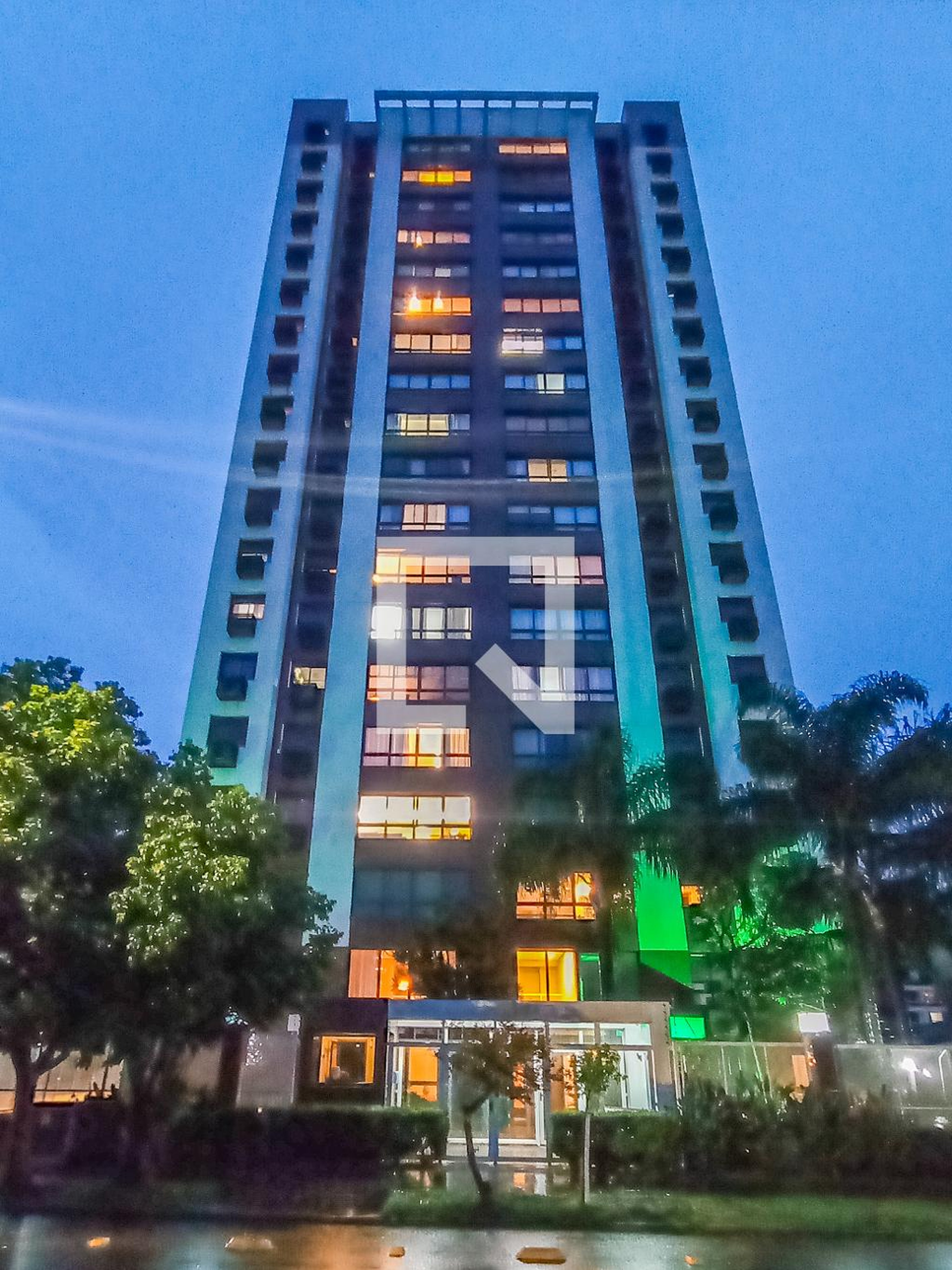 Fachada Condomínio em Rua Gonçalves Dias, 1705