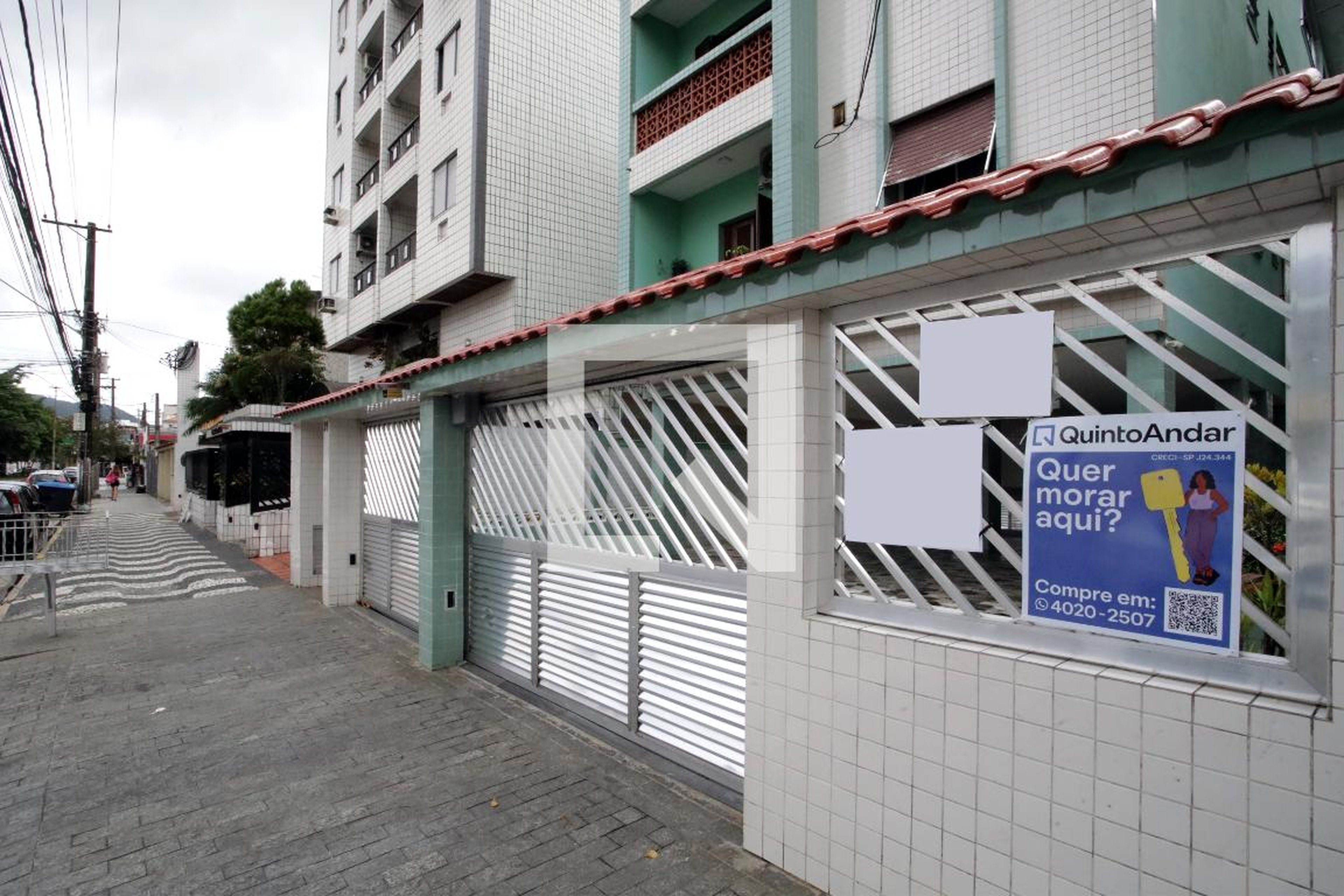 Fachada Condomínio em Rua Professor Pirajá da Silva, 136