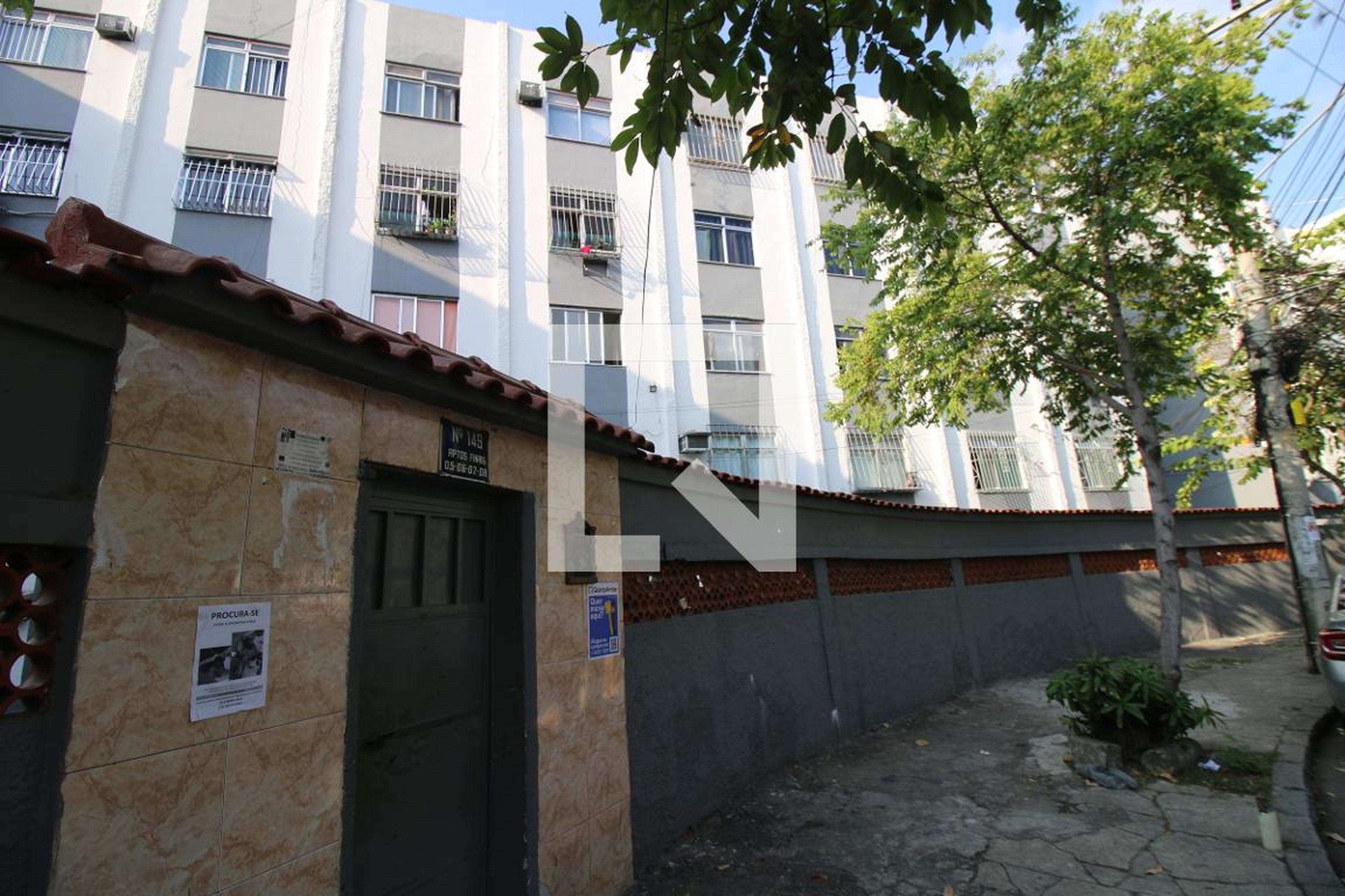 Fachada do Prédio Condomínio em Rua Lagoa Clara, 149