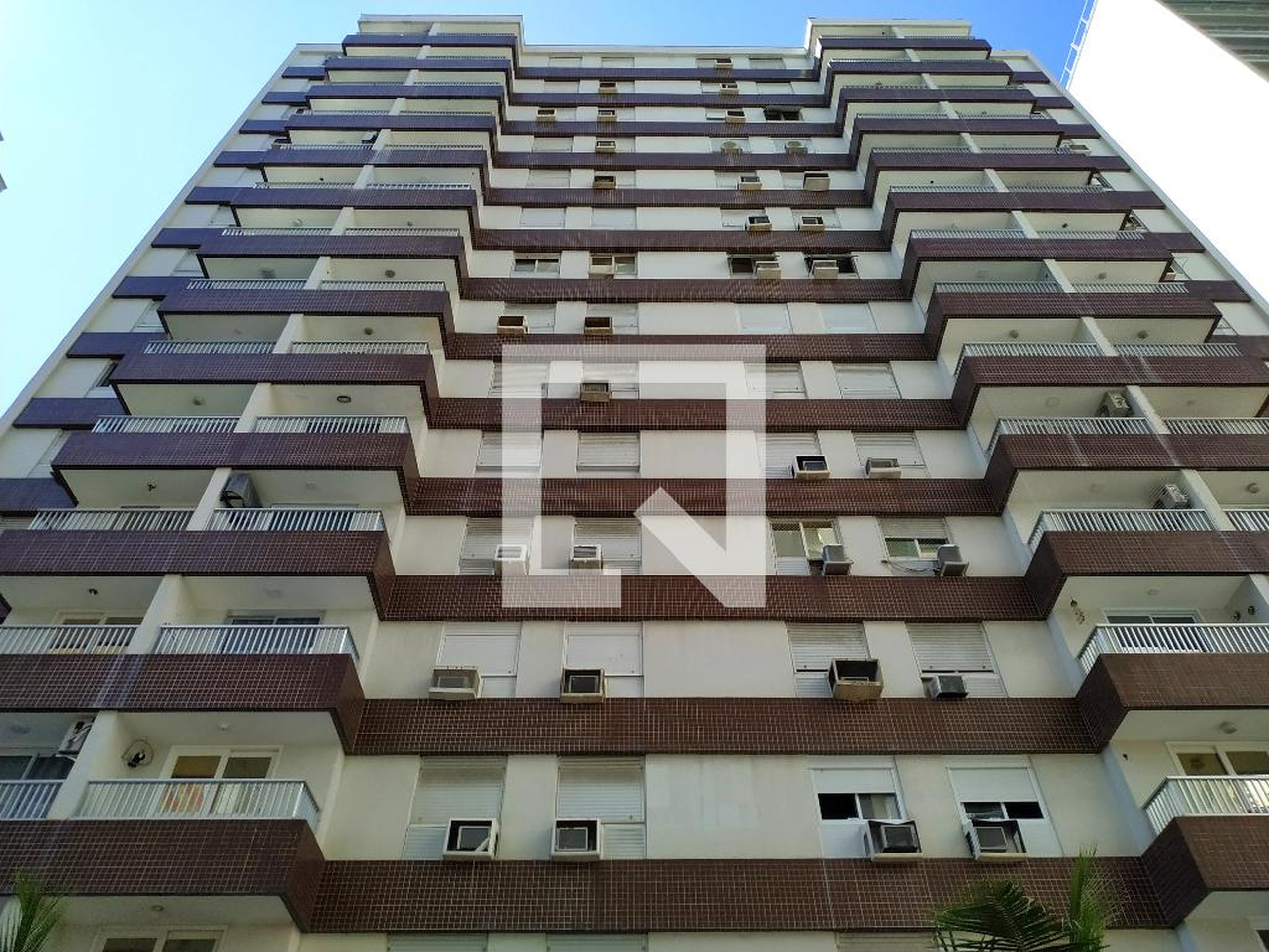 Fachada do Prédio Condomínio Barra do Saí