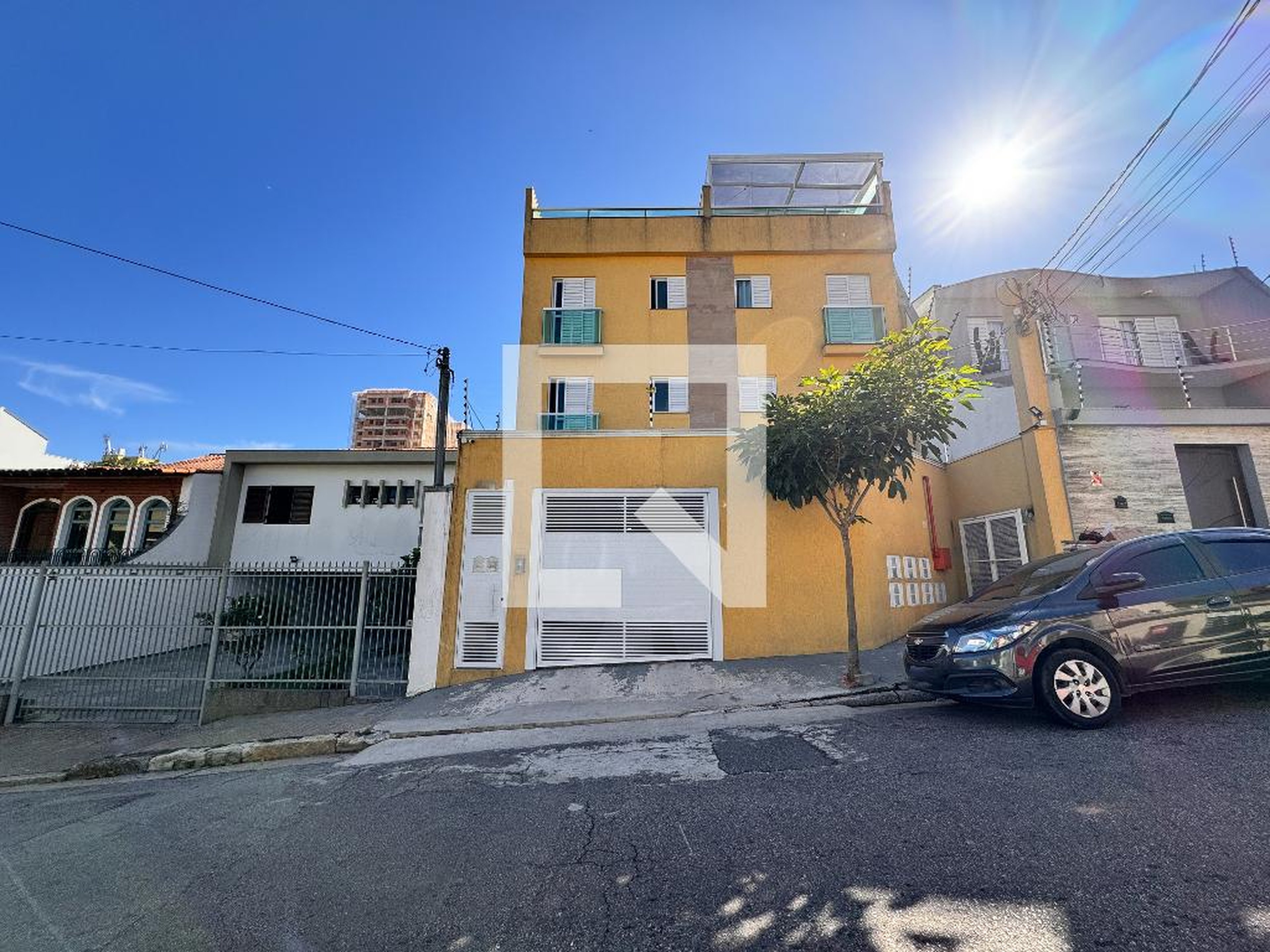 Fachada Condomínio em Rua Suíça, 557