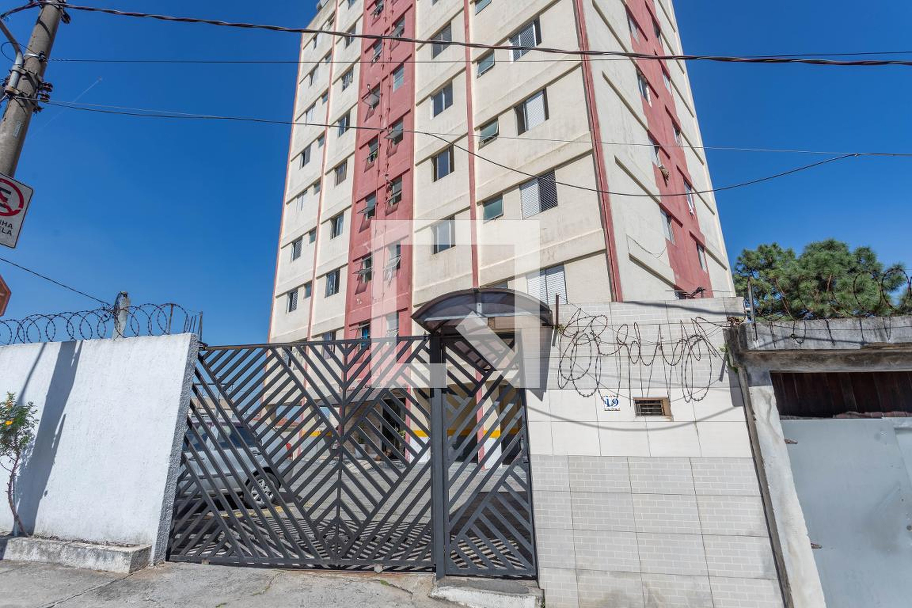 Fachada do condomínio Condomínio Edifico Flamboyant