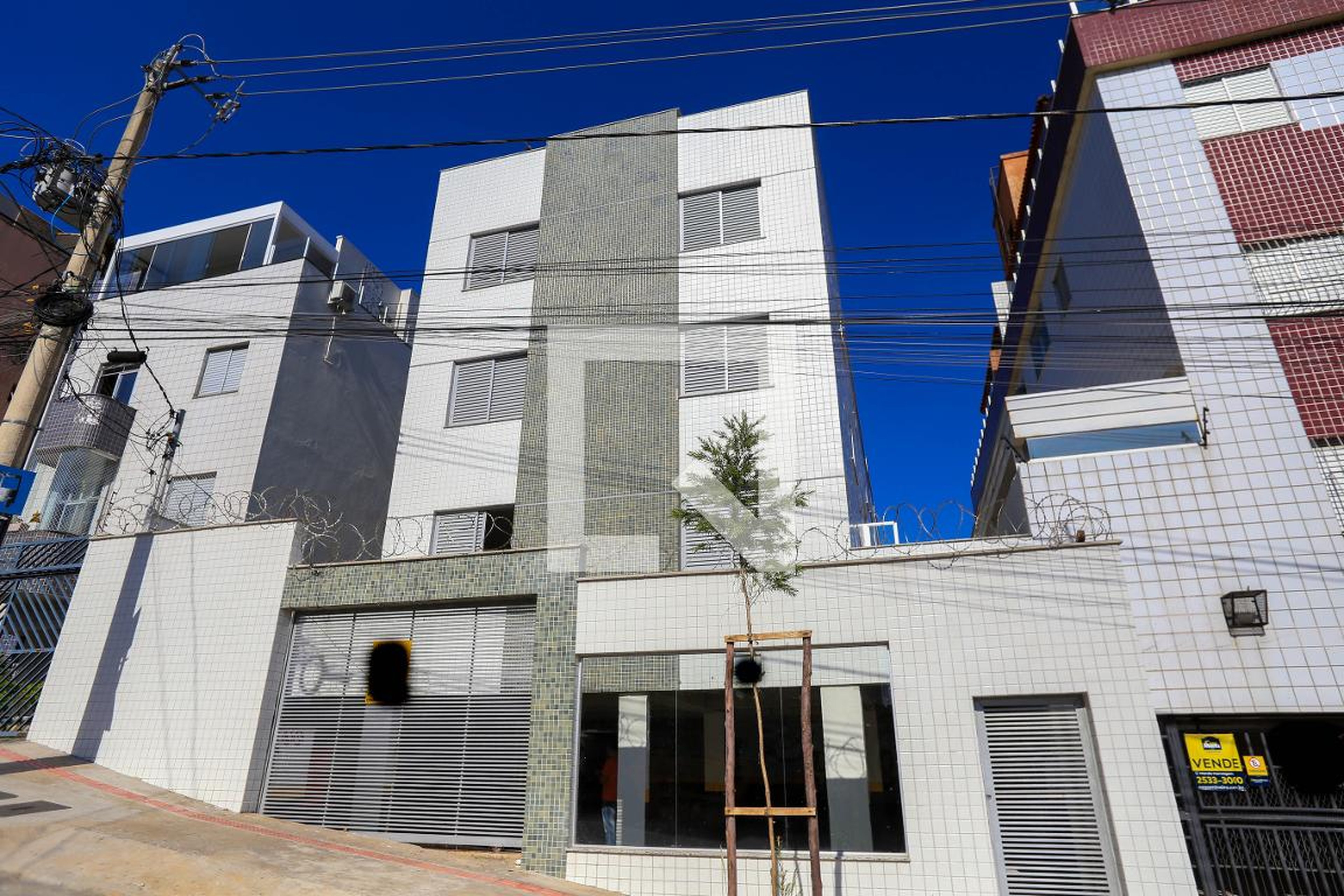 Fachada Condomínio em Rua Professor Nardelli Benfica, 346