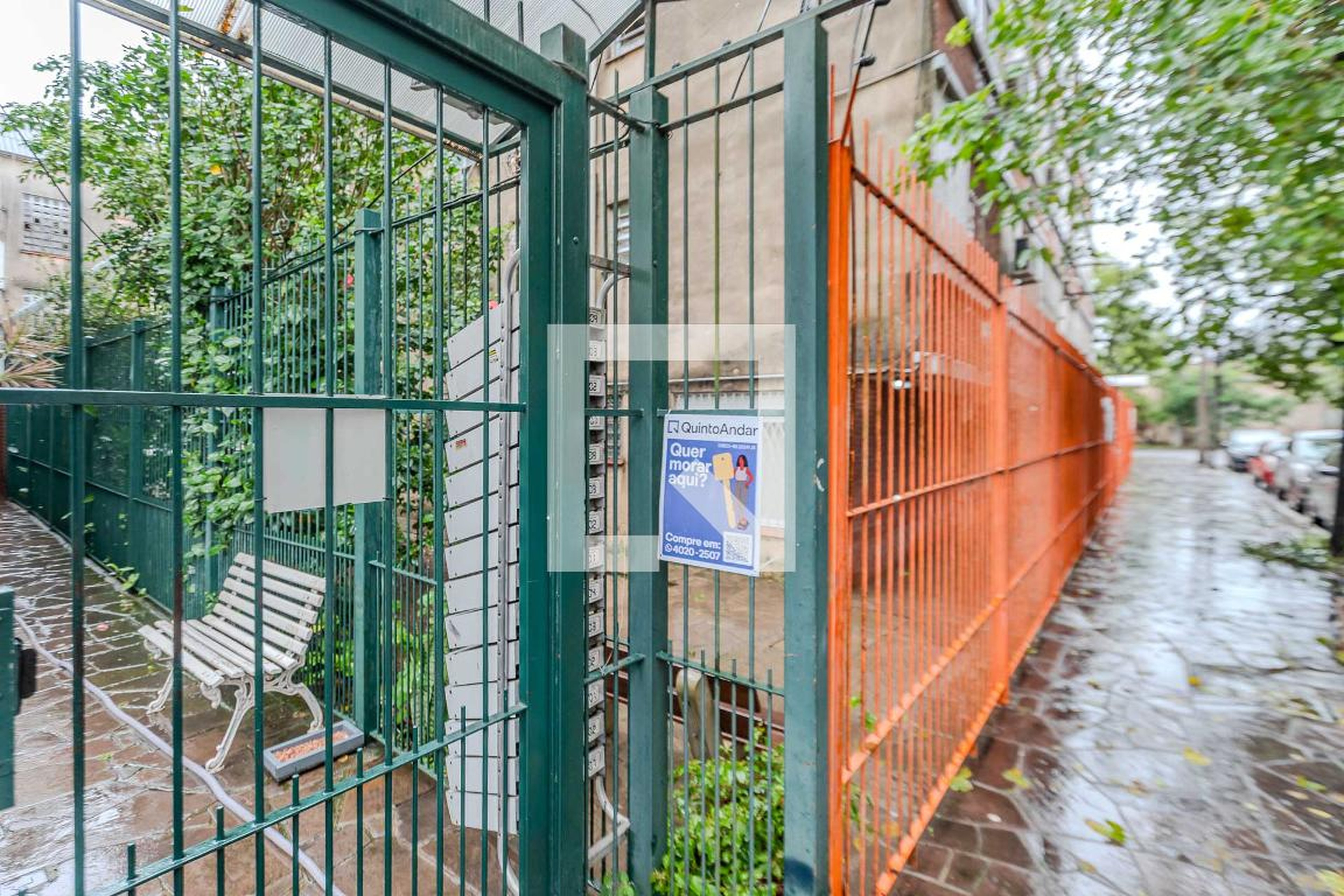 Fachada Condomínio em Rua Doutora Rita Lobato, 174