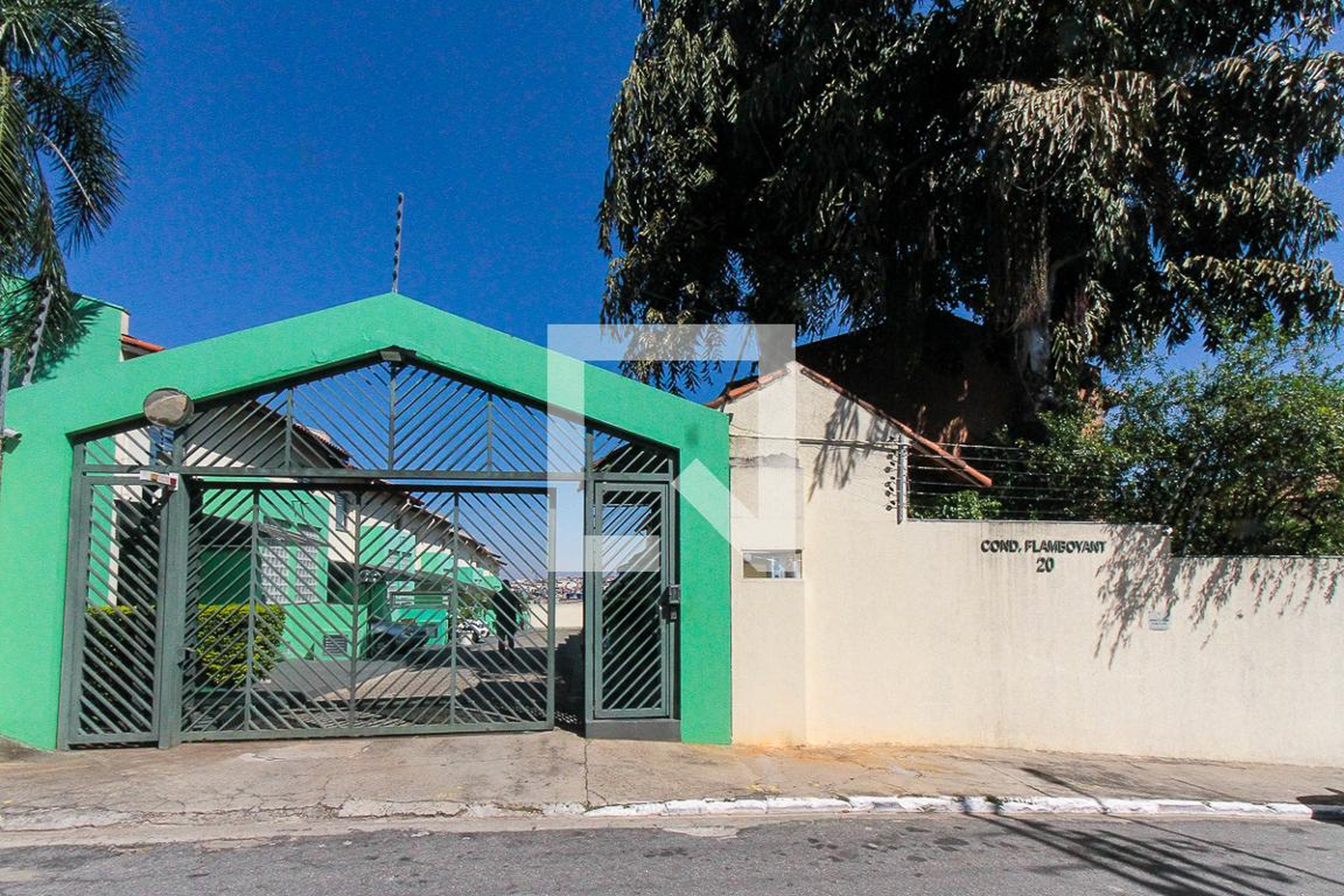 Fachada Condomínio em Rua Dona Paulina Rockx, 20