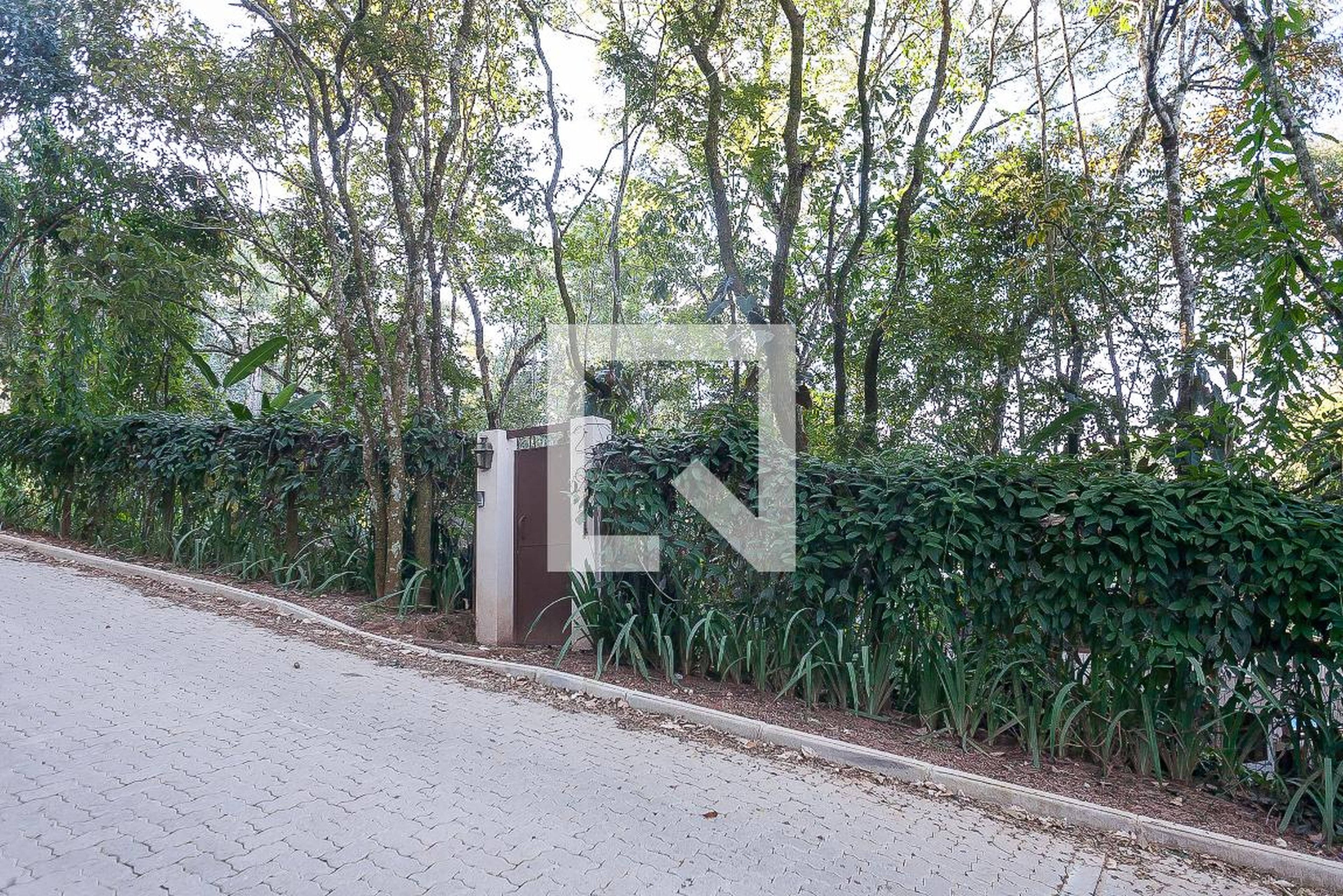 Fachada Condomínio em Alameda dos Madrigais, 294