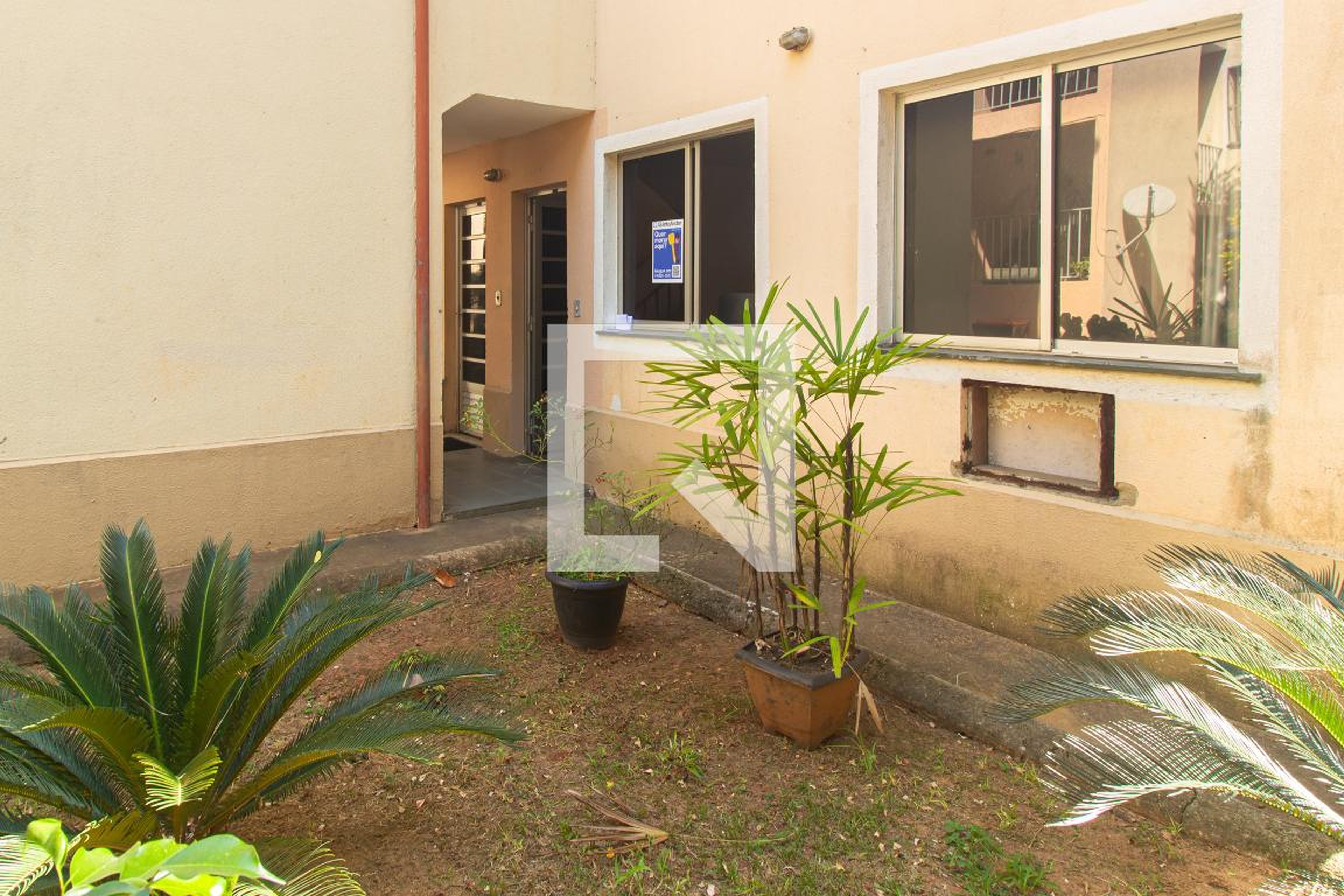 Fachada Condomínio em Avenida Joaquim Magalhães, 100