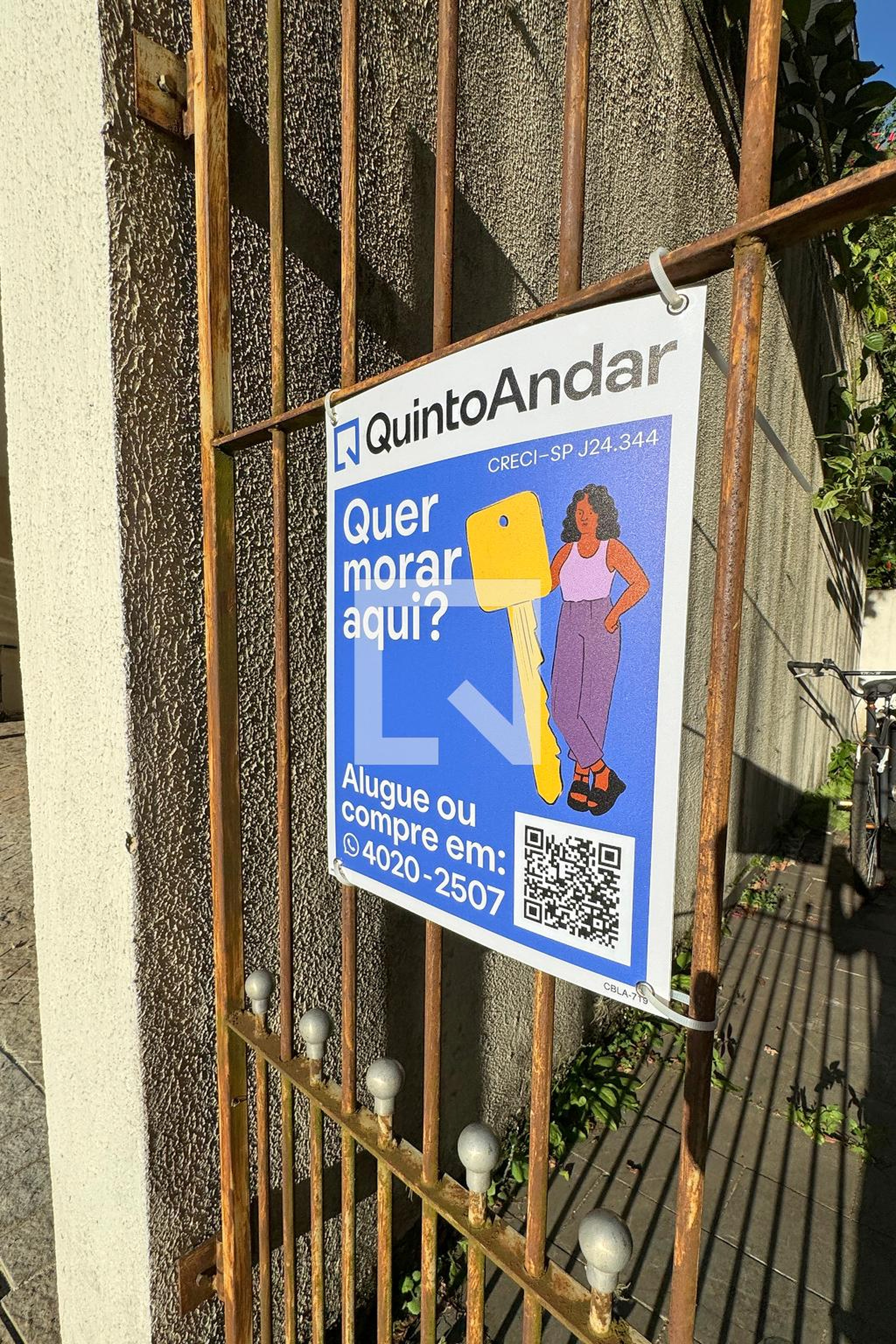 Fachada Condomínio em Alameda Maracatins, 100