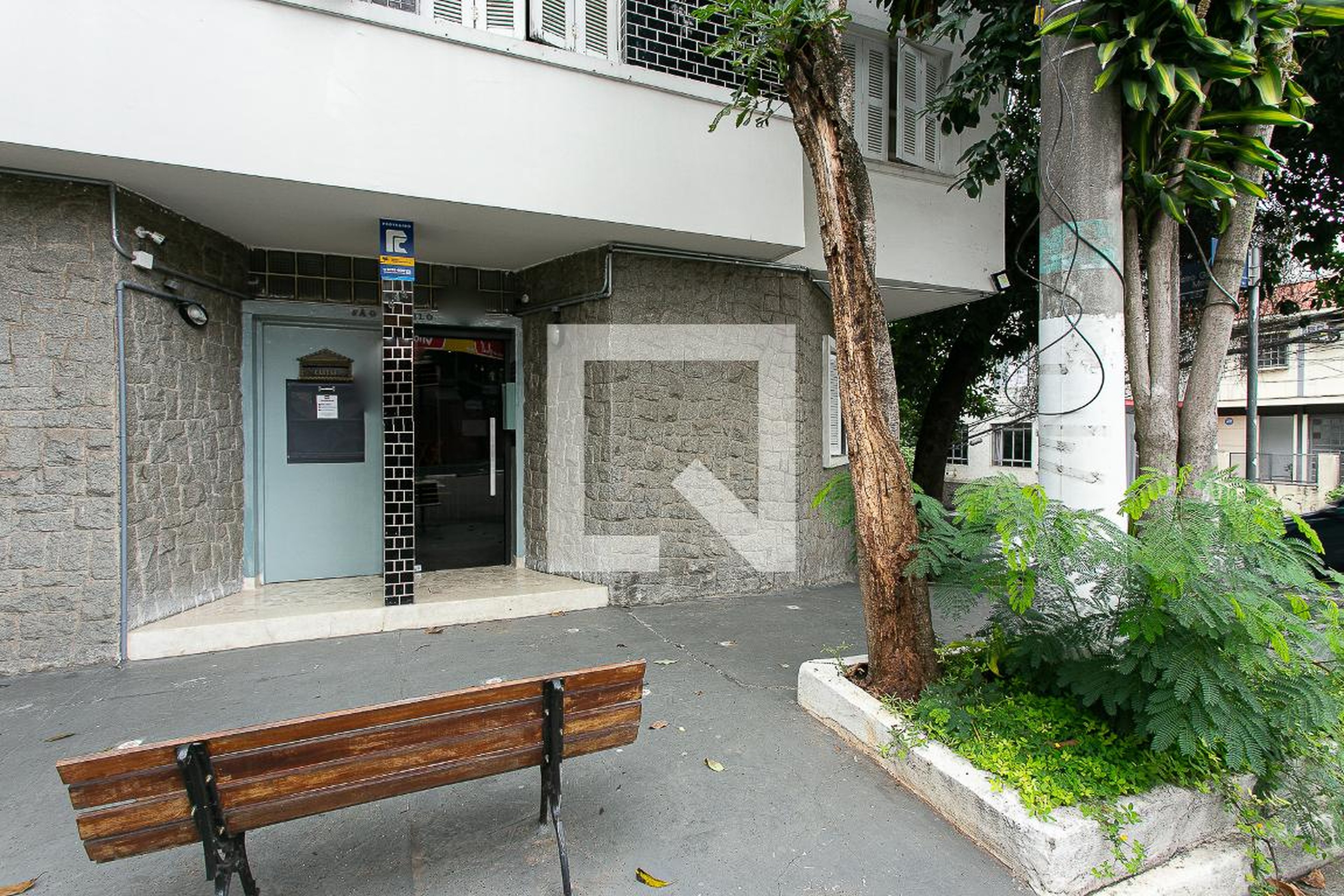 Fachada Condomínio em Rua Campevas, 541