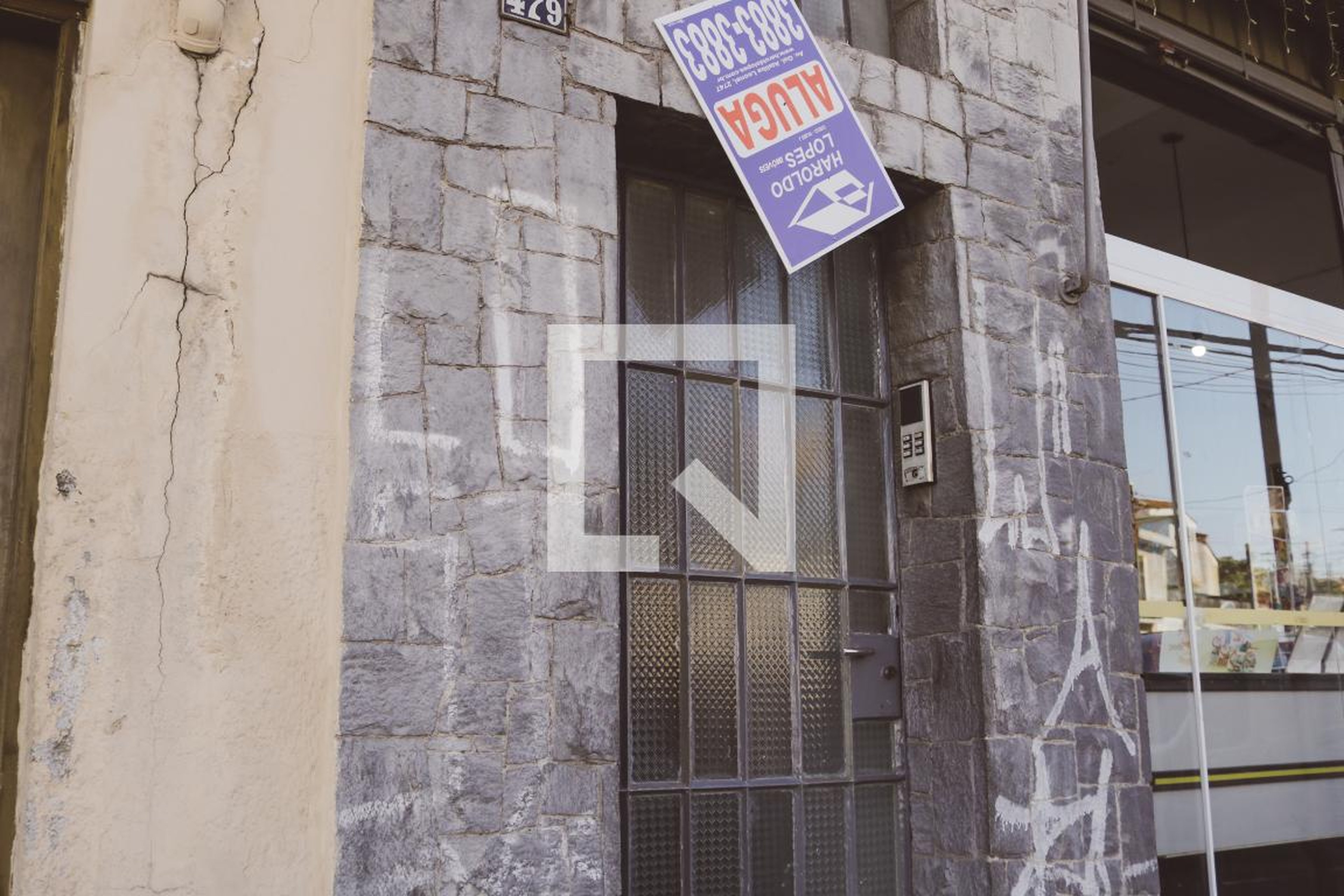 Fachada Condomínio em Rua Salvador Romeu, 479