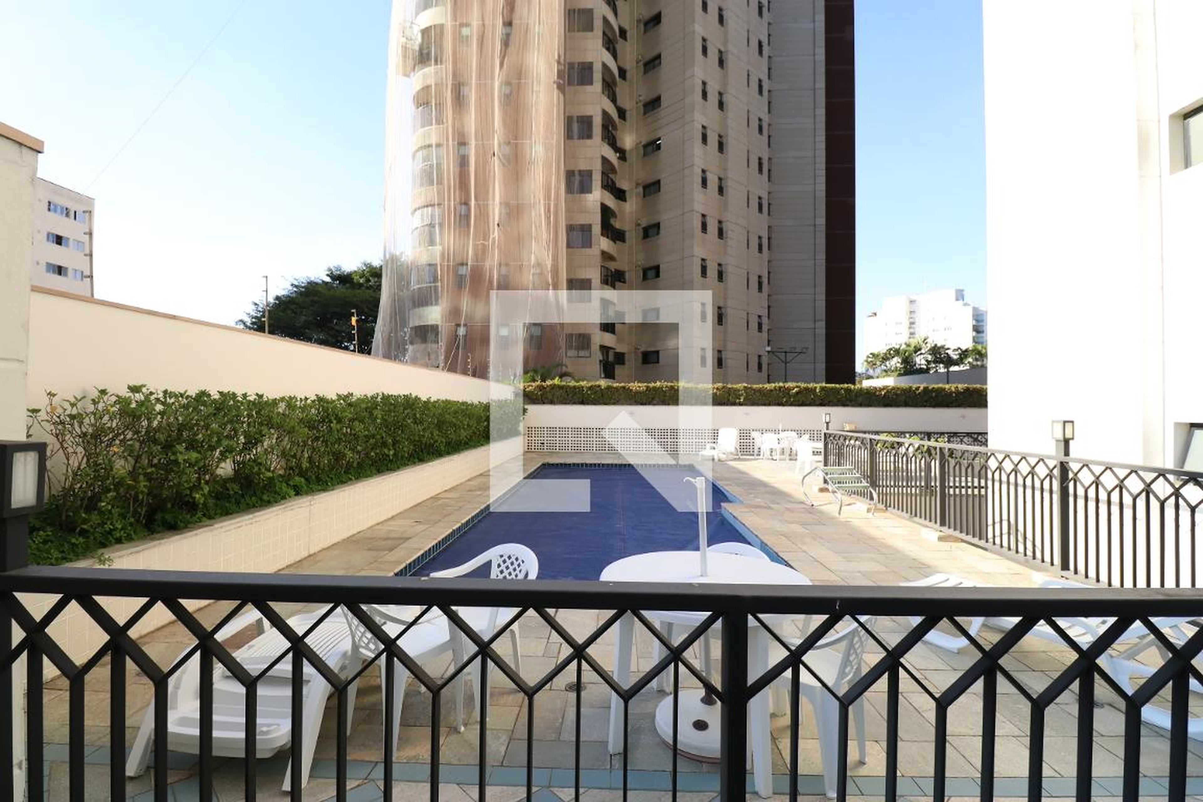 Piscina - Edifício Outeiro das Flores