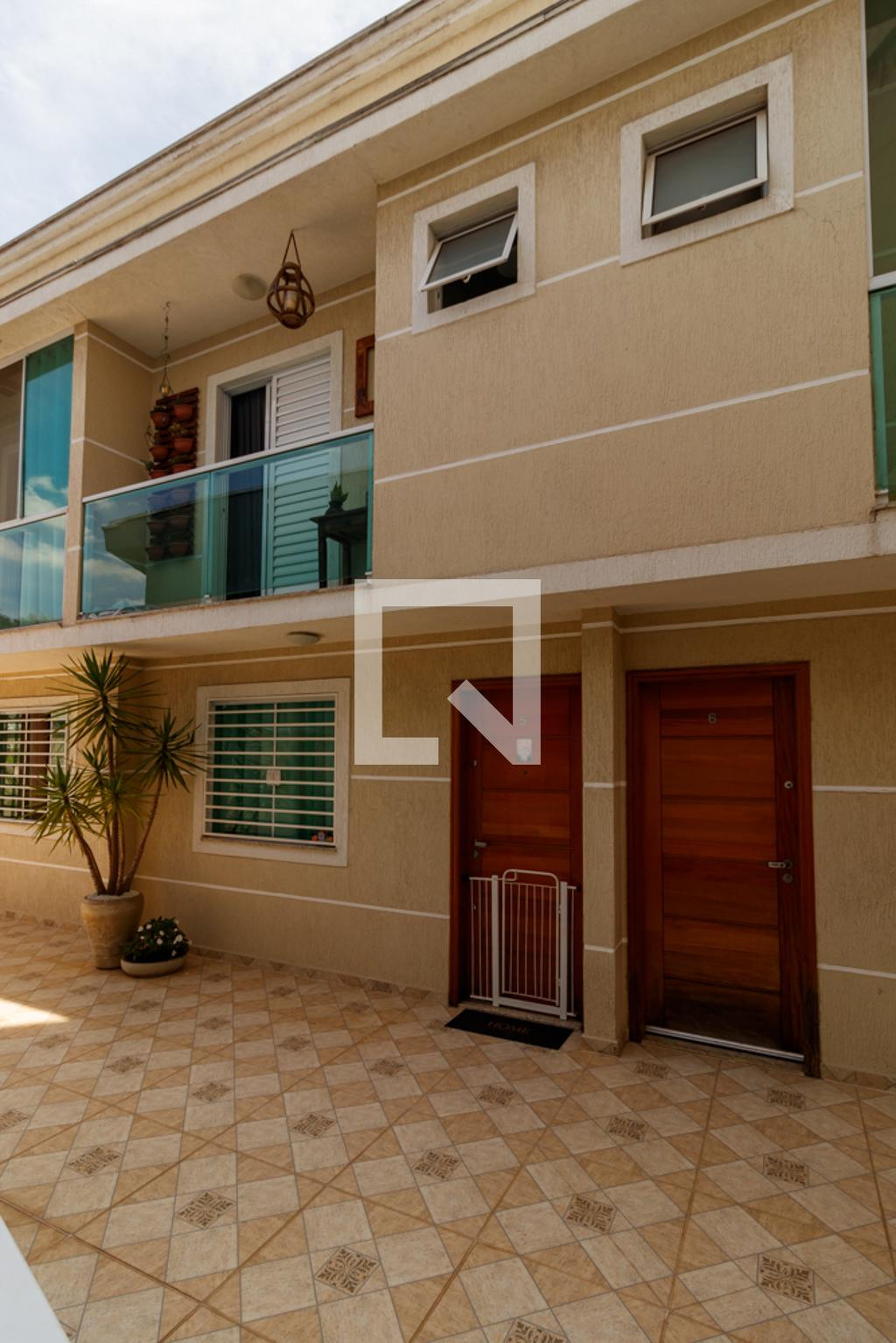 Fachada Condomínio em Rua Manajeru, 217