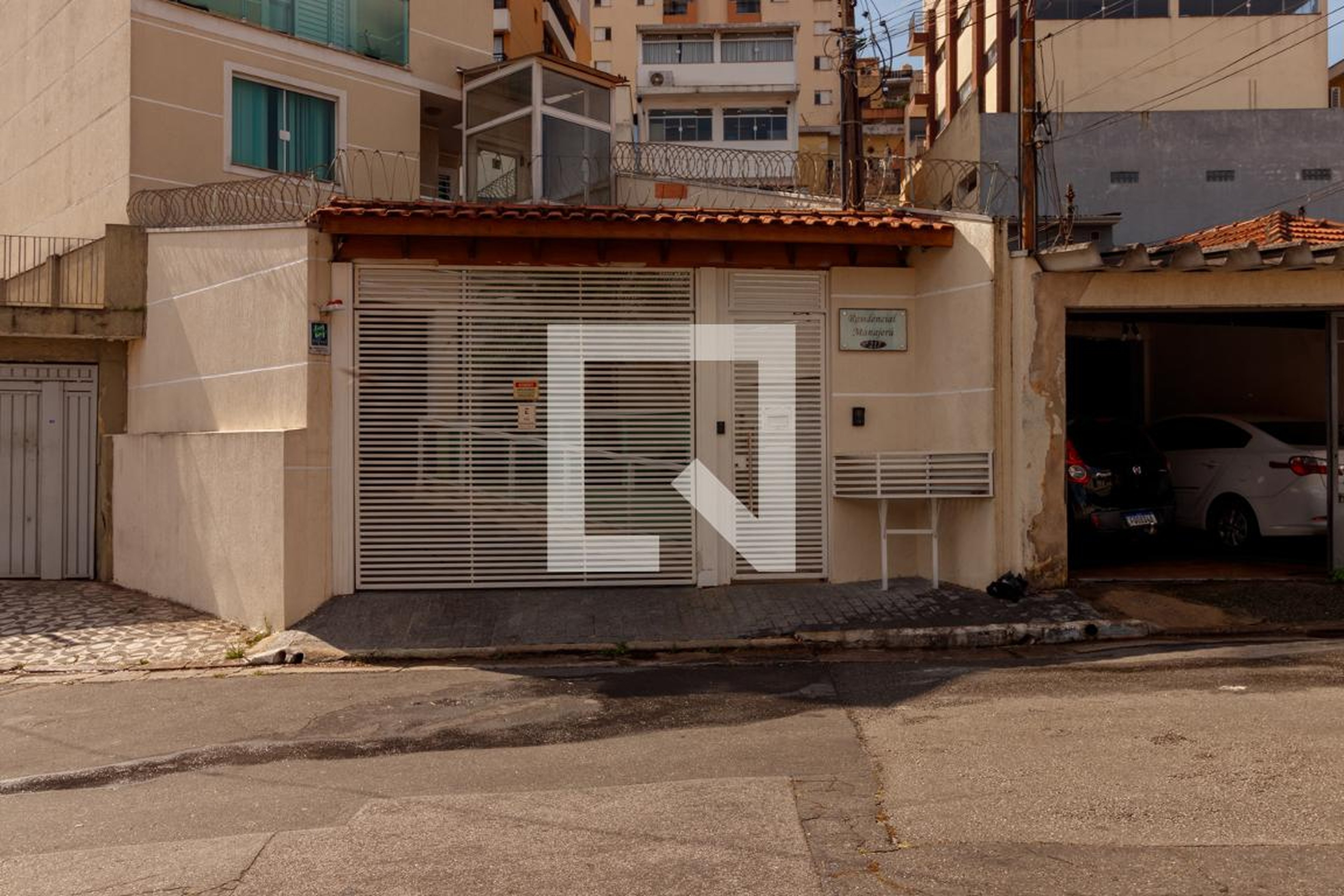 Fachada do Prédio Condomínio em Rua Manajeru, 217