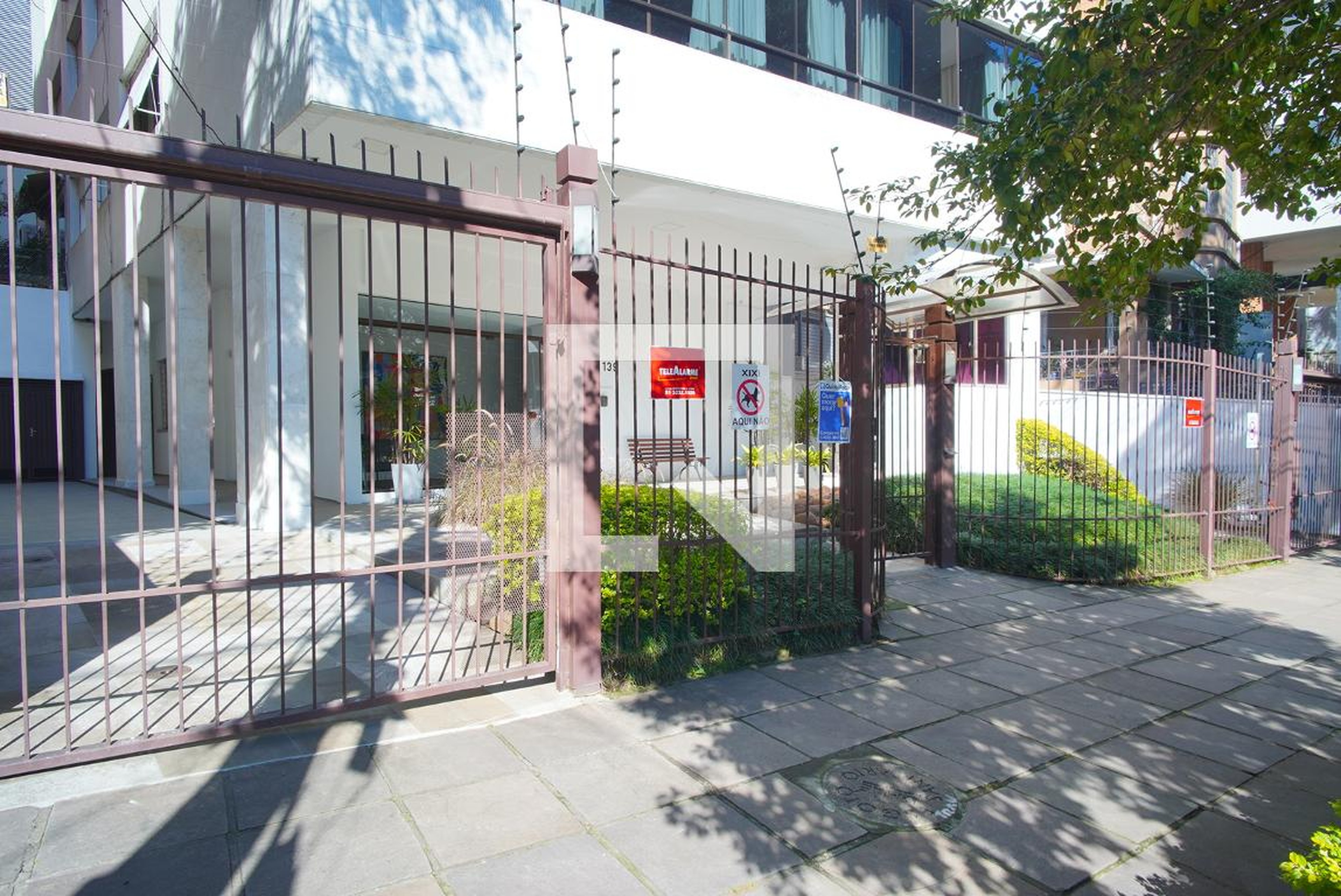 Fachada Condomínio em Rua André Puente, 139