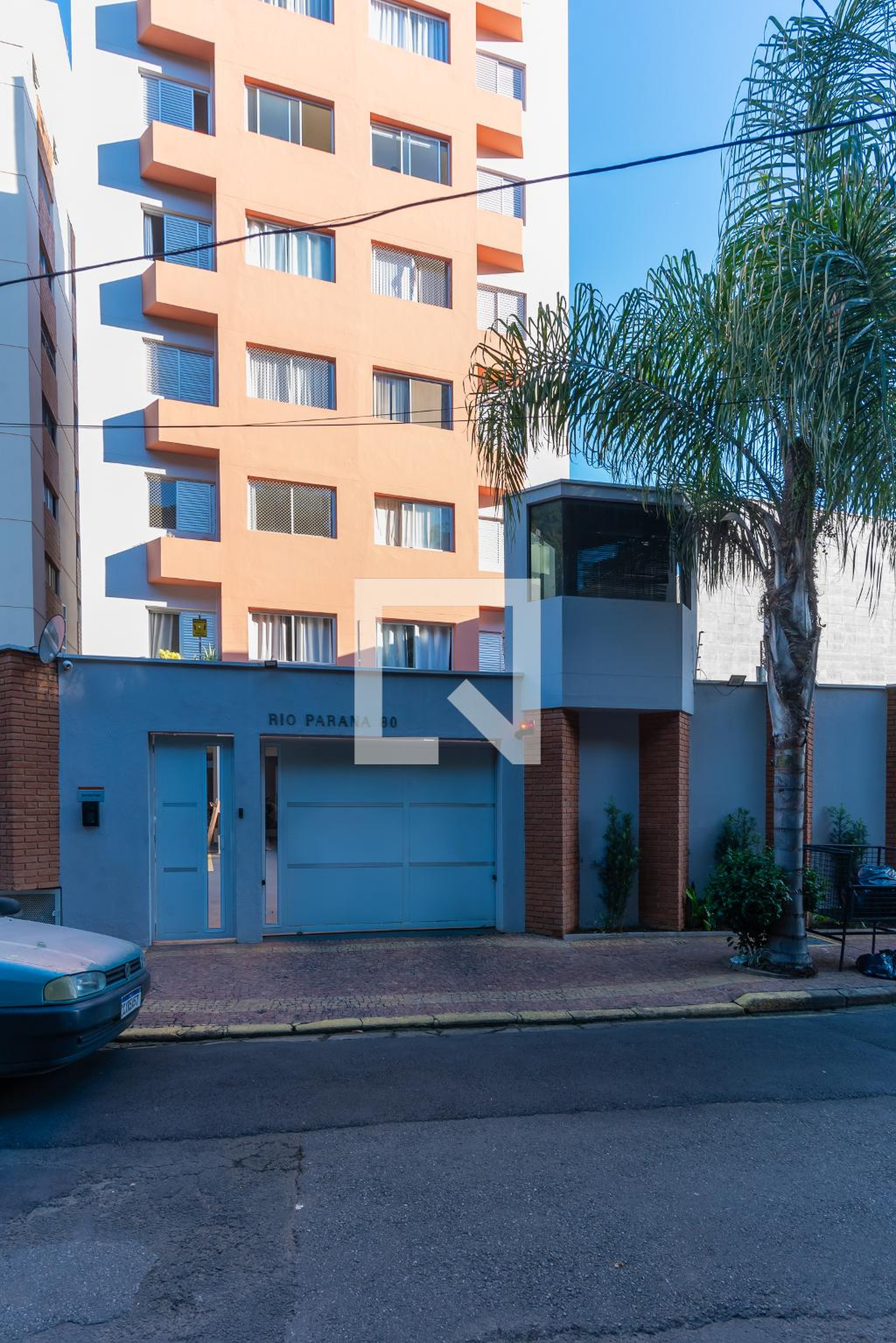 Fachada Condomínio em Rua Avelino do Amaral, 80
