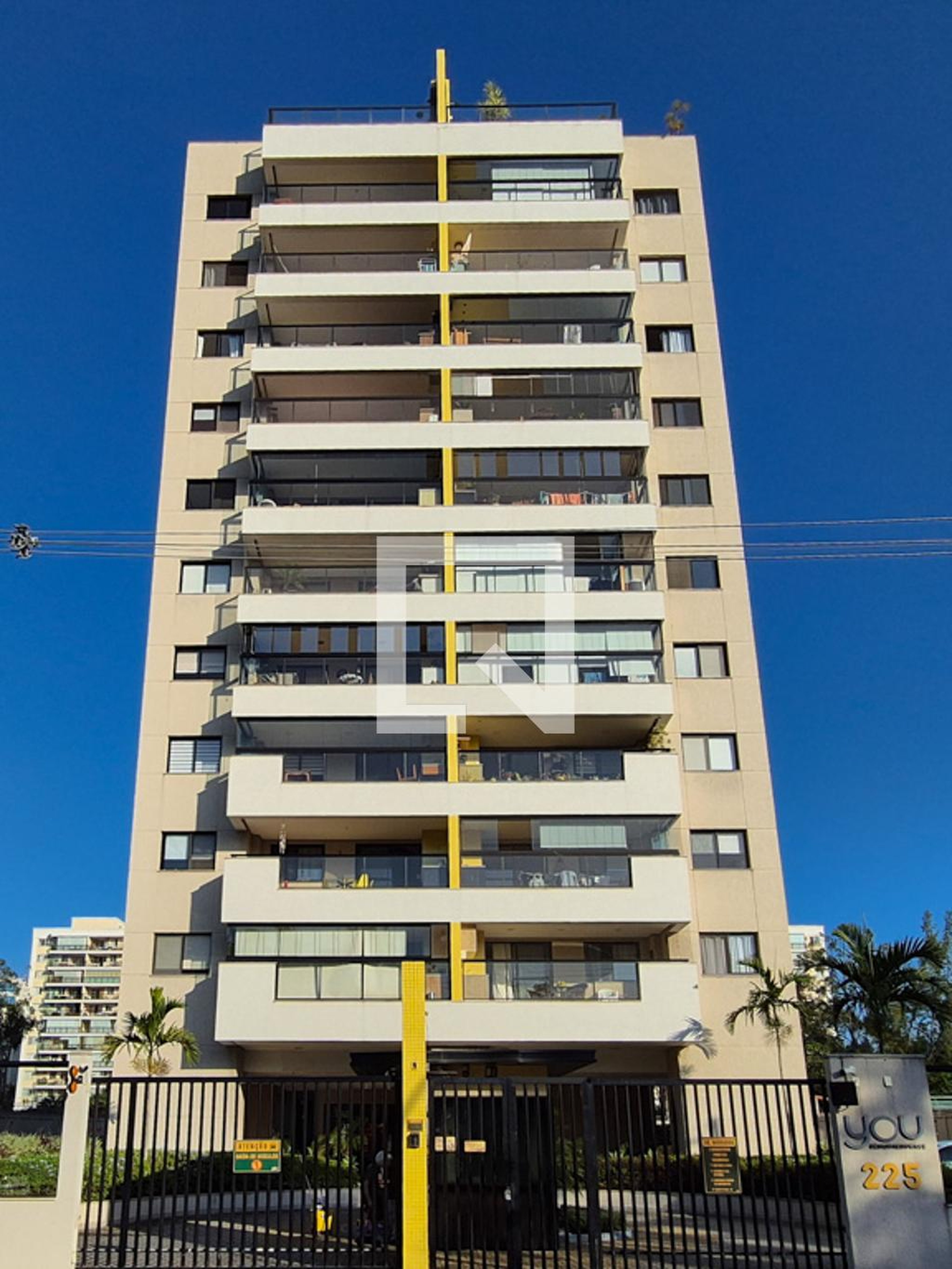 Fachada Condomínio em Rua Coleiro do Brejo, 215