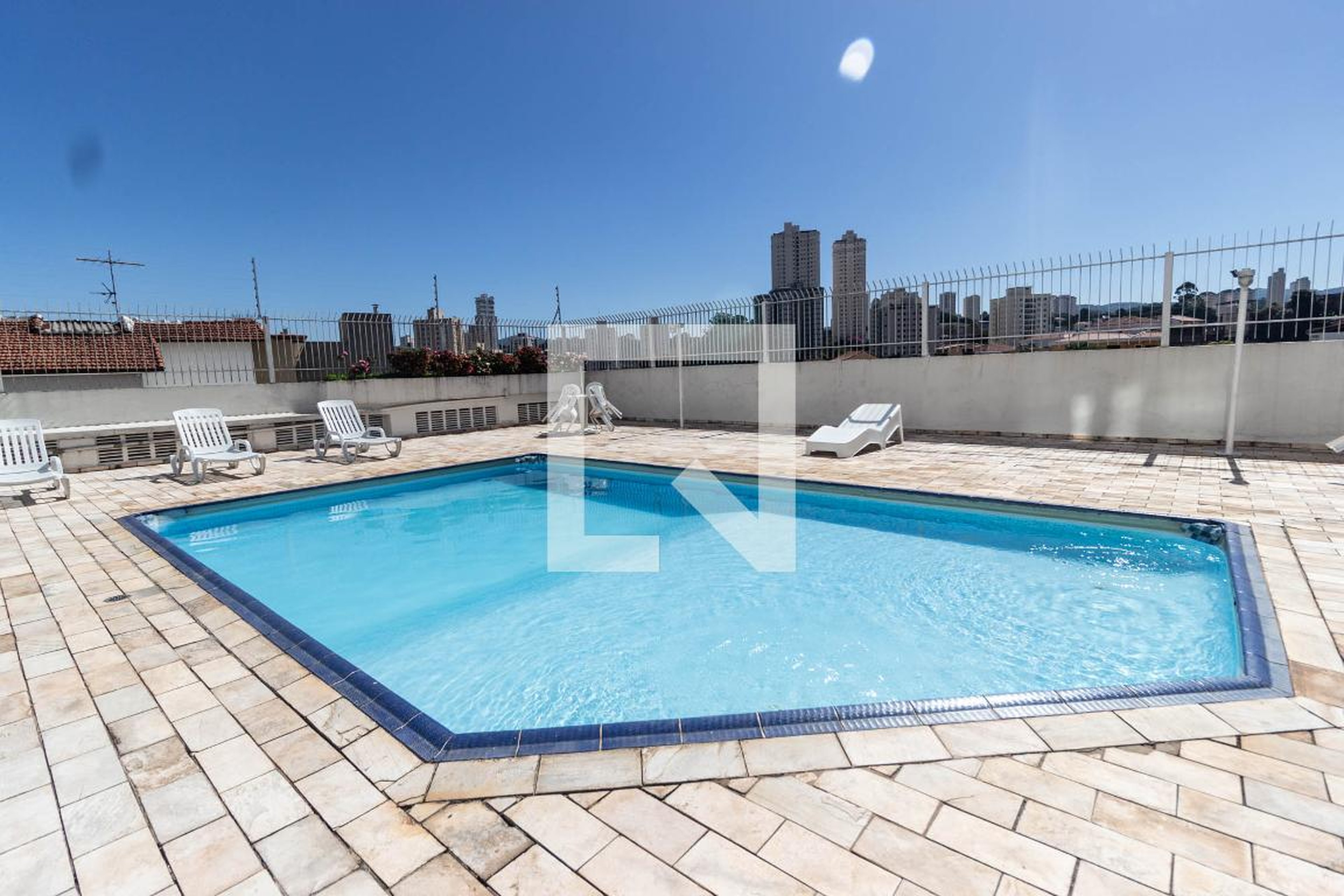 Piscina - Solar de Granada