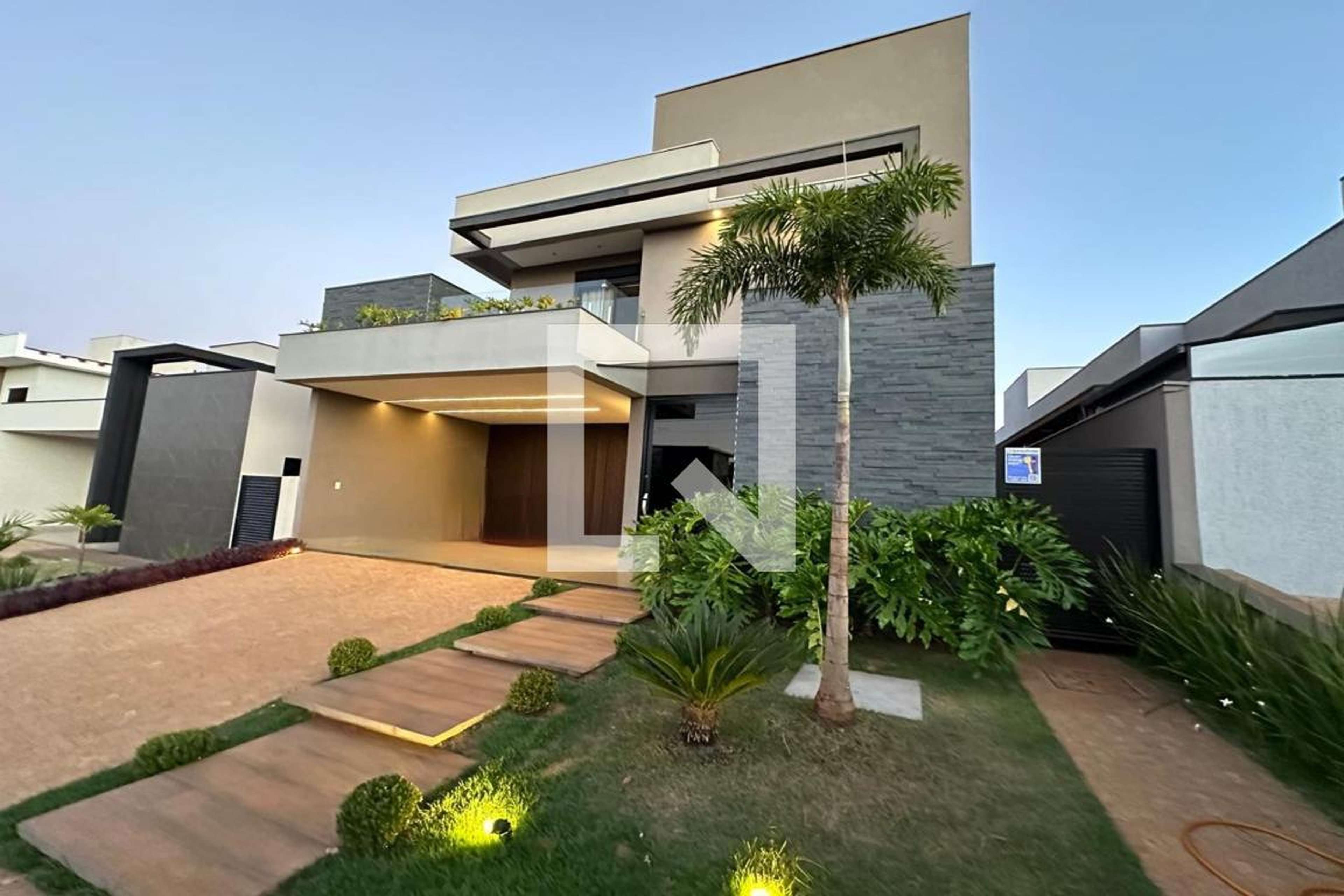 Fachada Condomínio em Via Doutor Luiz Carlos Bianchi, 445