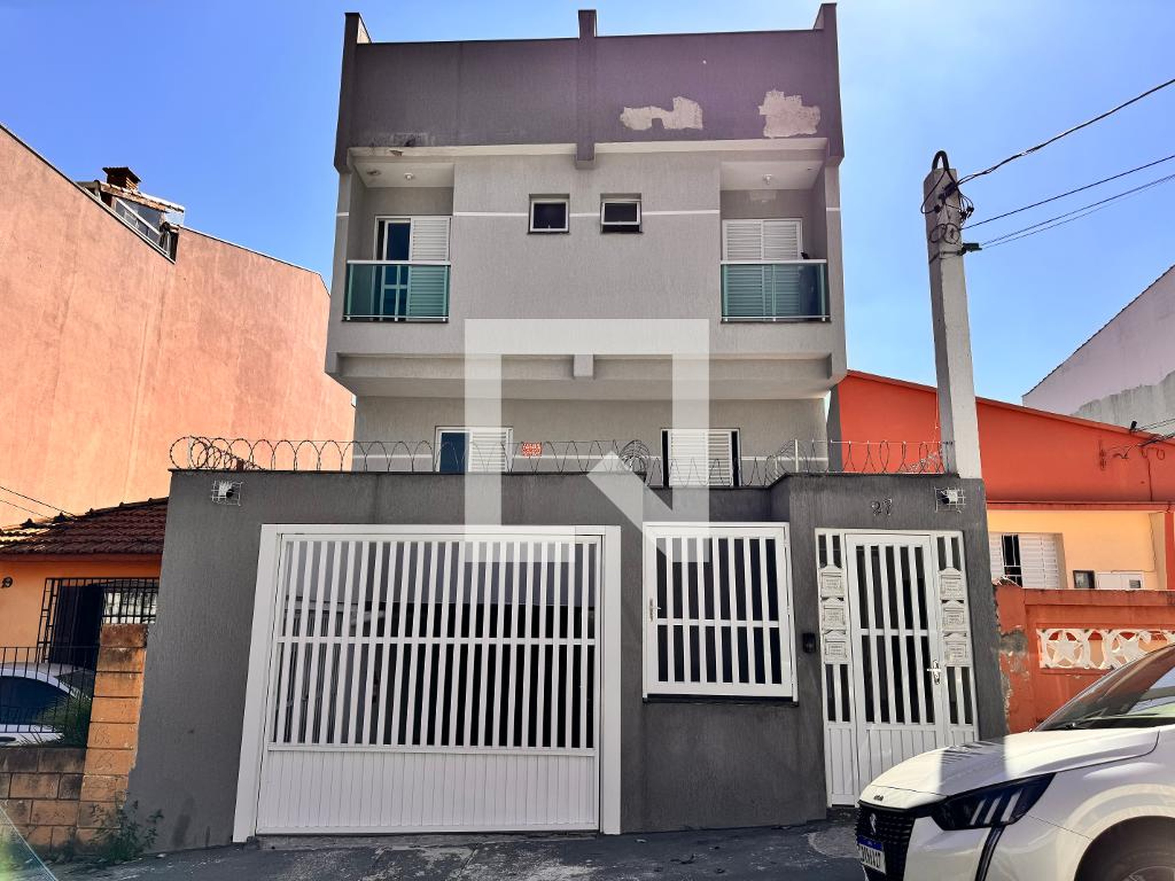 Fachada Condomínio em Rua Algeria, 27