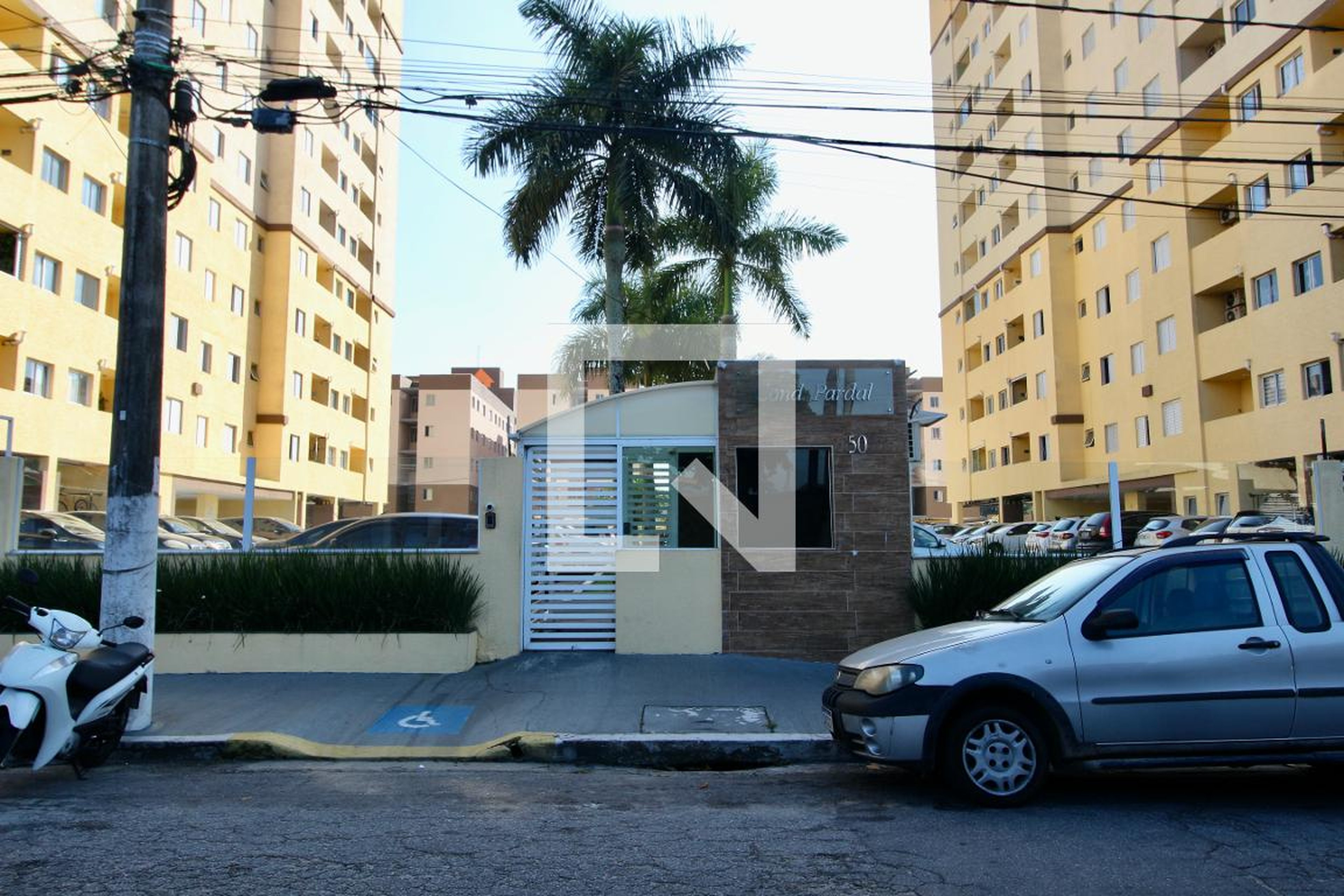 Fachada Condomínio em Rua Graúna, 10