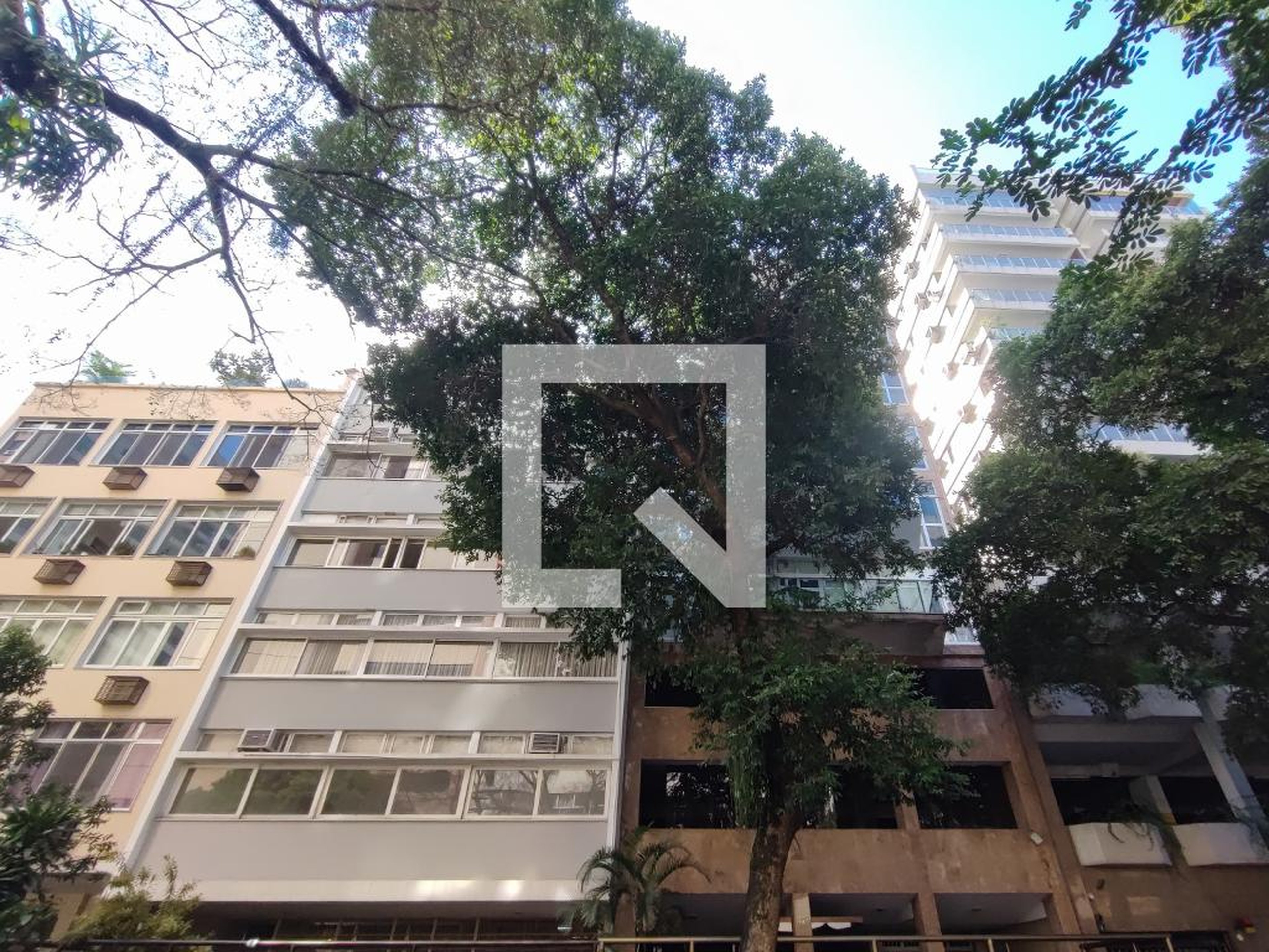 Fachada Condomínio em Rua Prudente de Morais, 386