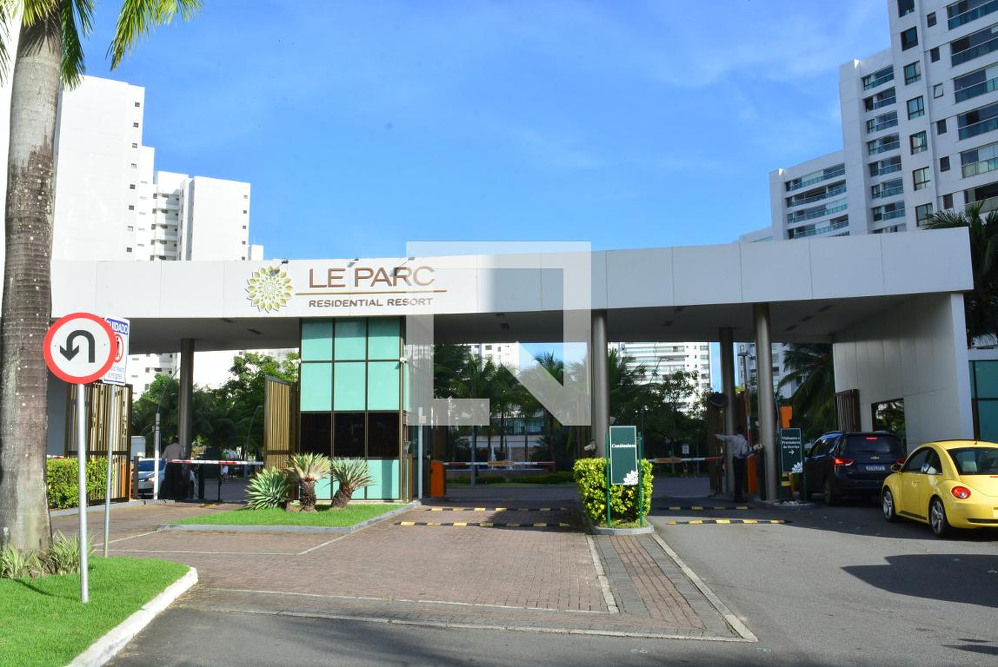 Fachada Condomínio em Rua Le Champ, 53