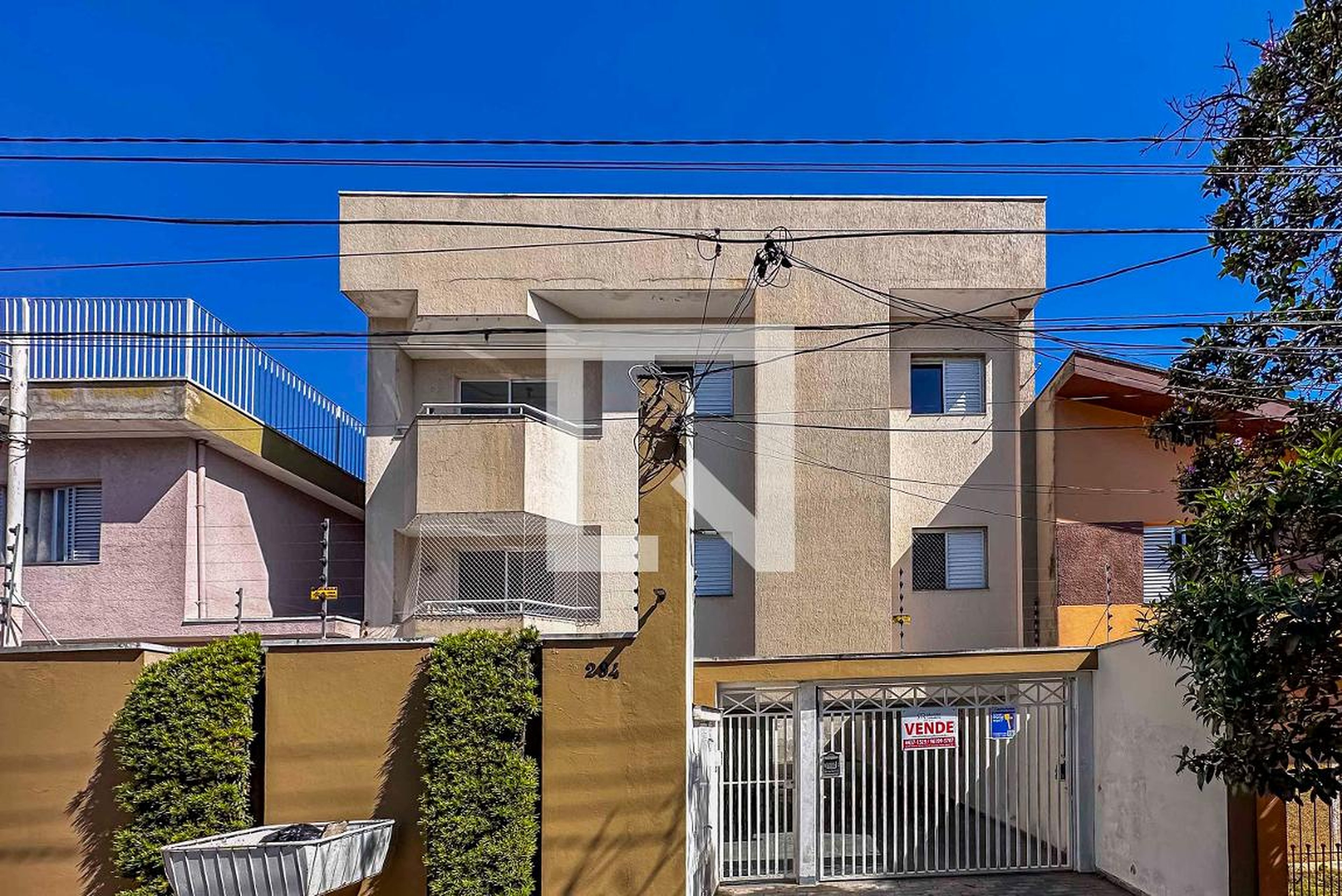 Fachada Condomínio em Rua das Violetas, 294