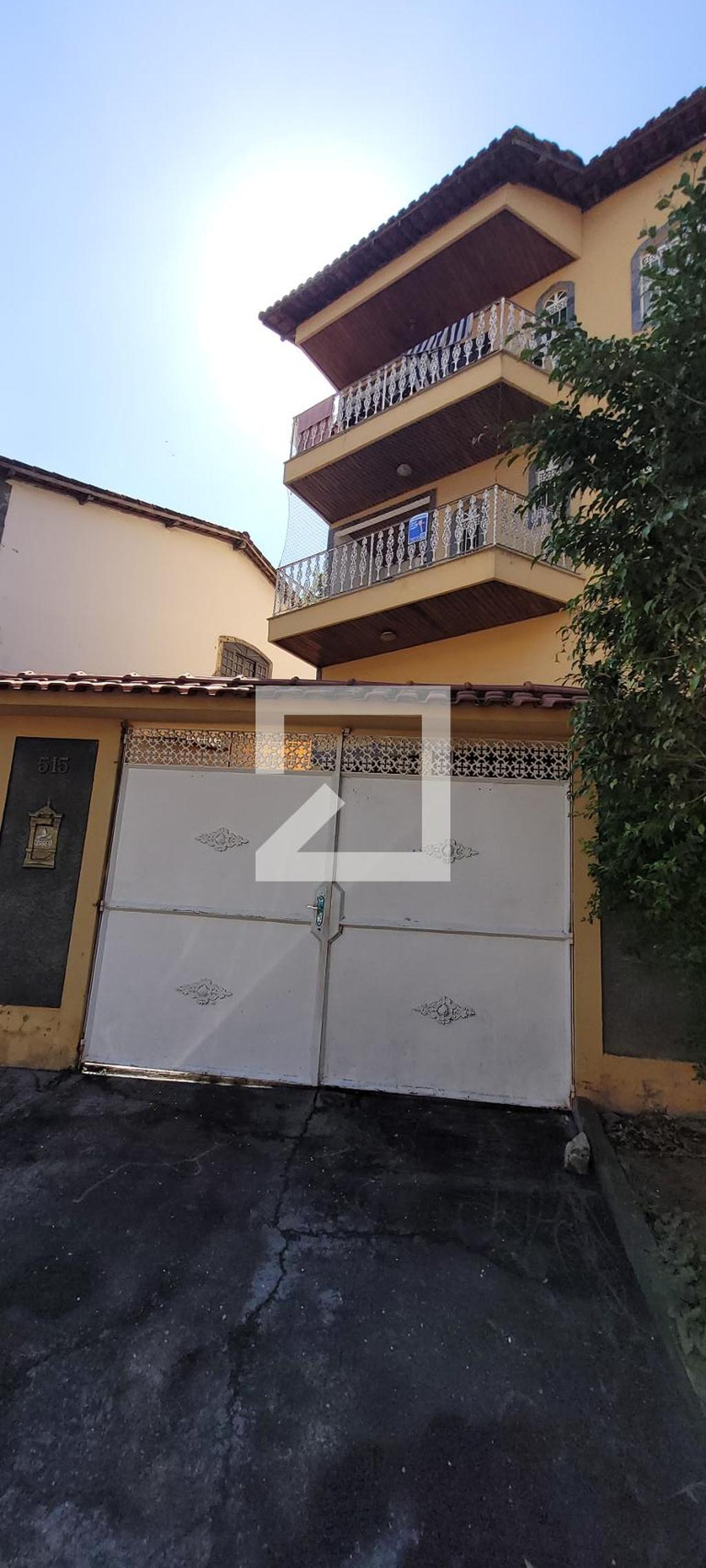 Fachada Condomínio em Rua Teodoro Sampaio, 515