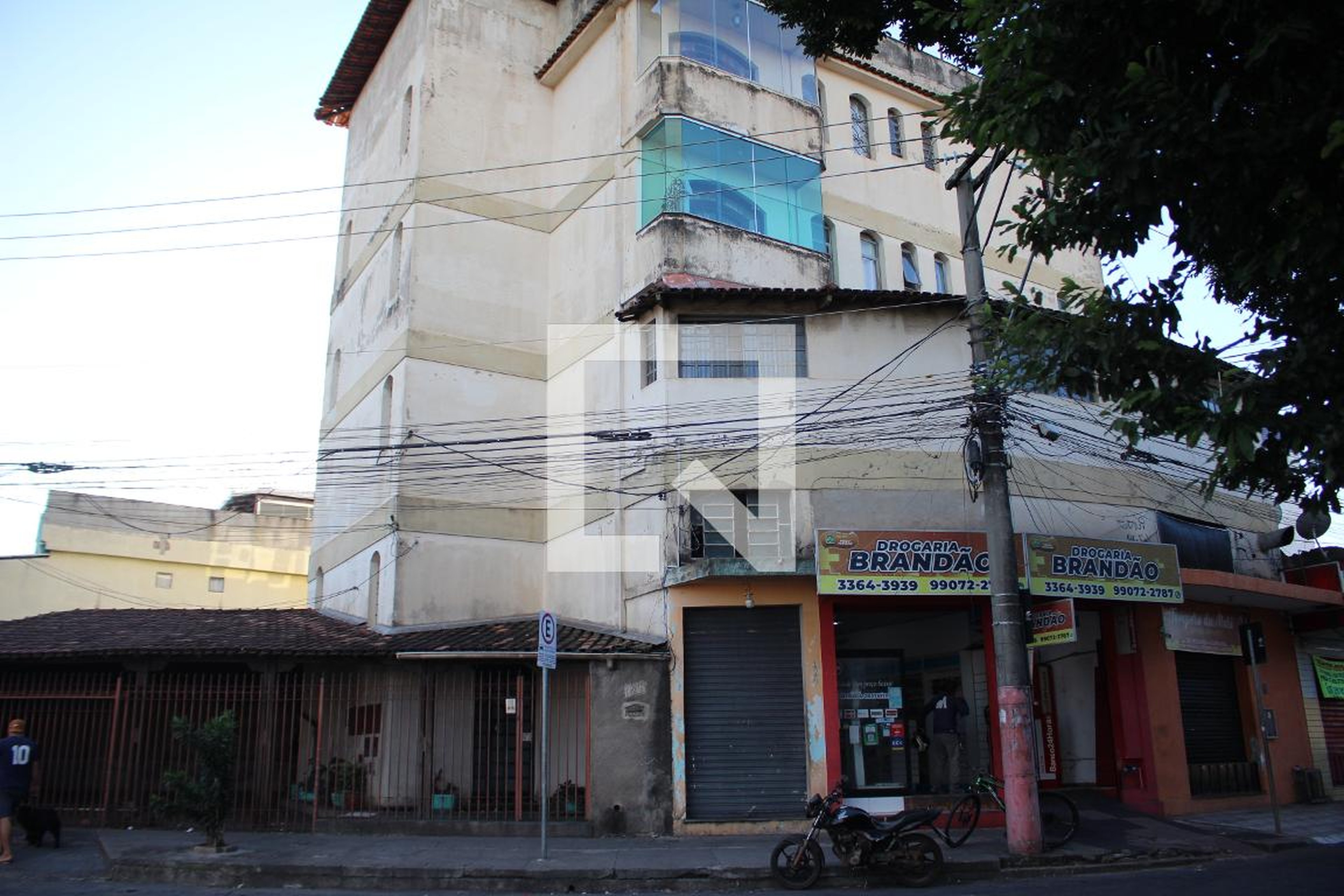 Fachada Condomínio em Rua Estrela Dalva, 128
