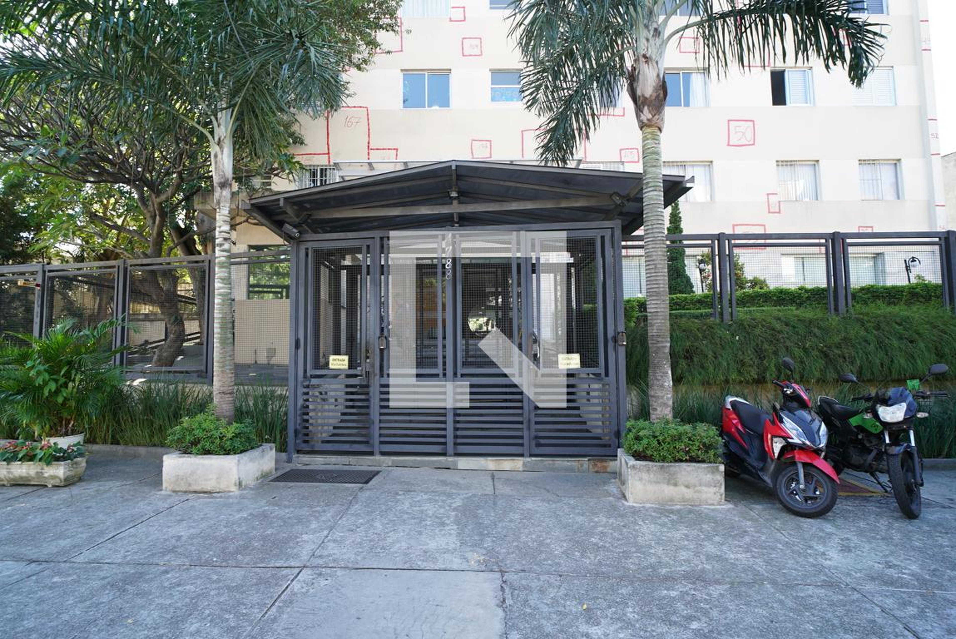 Fachada do condomínio Condomínio Corifeu