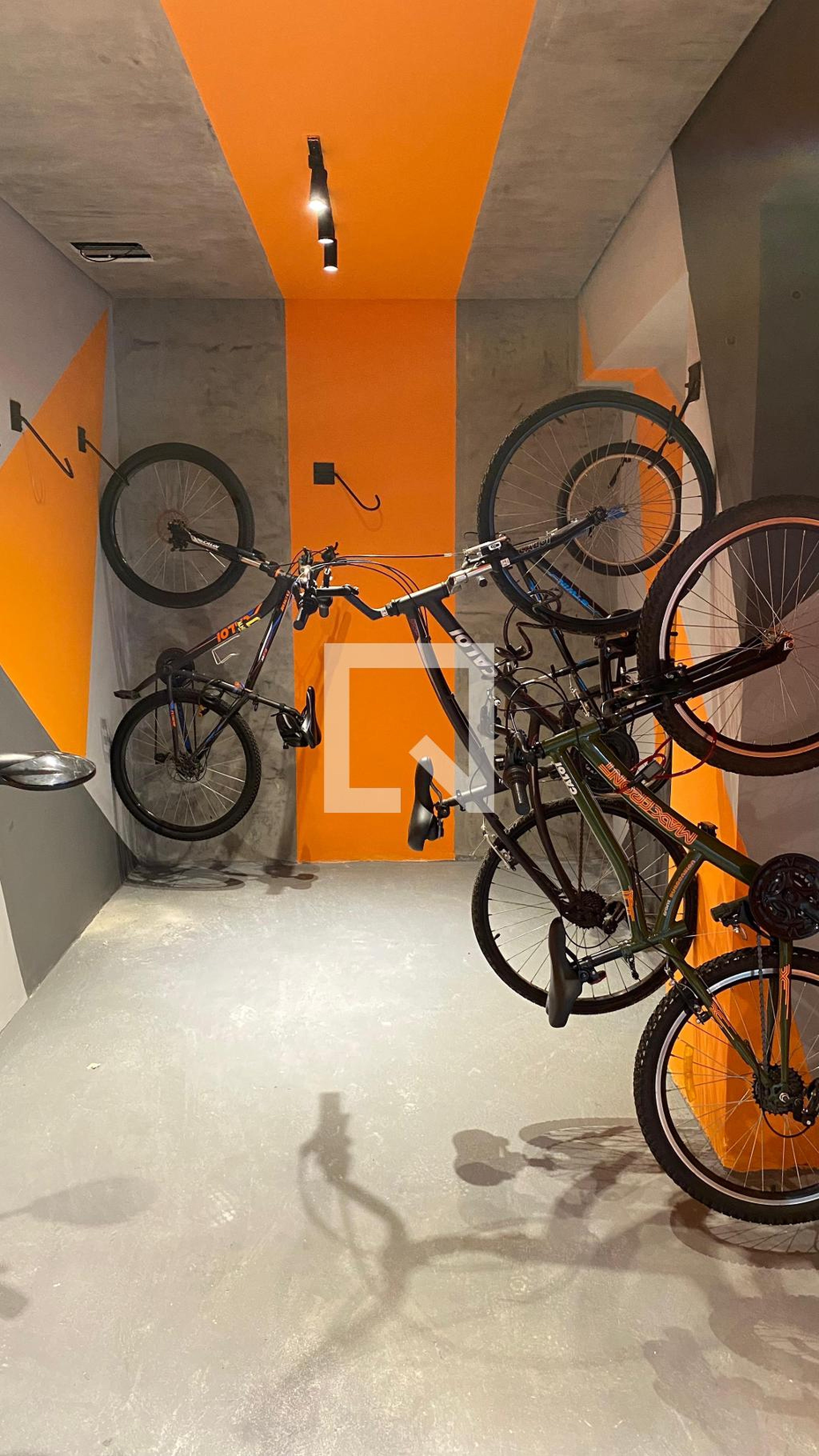 Bicicletário Condomínio em Praça Inconfidentes, 837