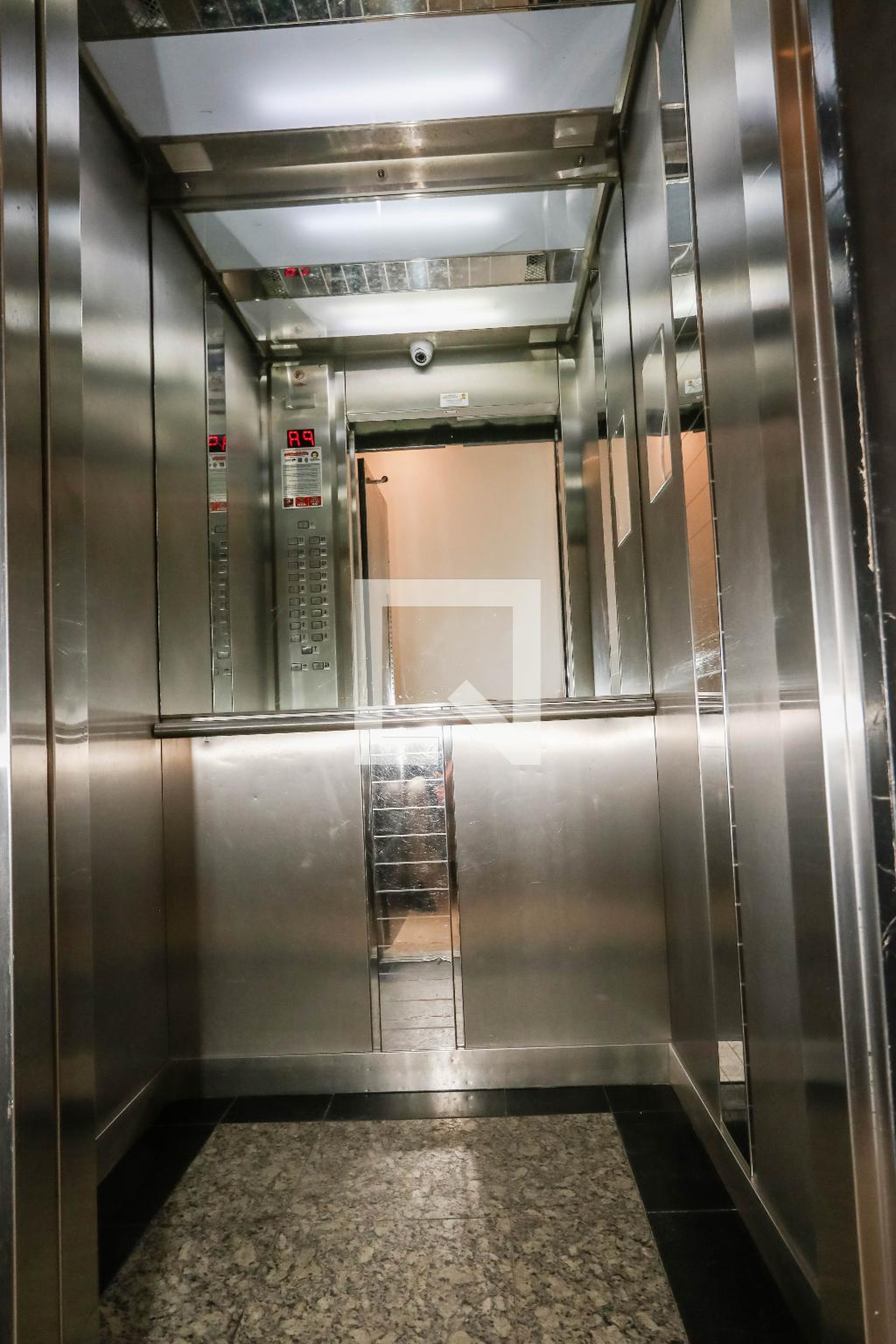 Elevador - Edifício Palma Doro