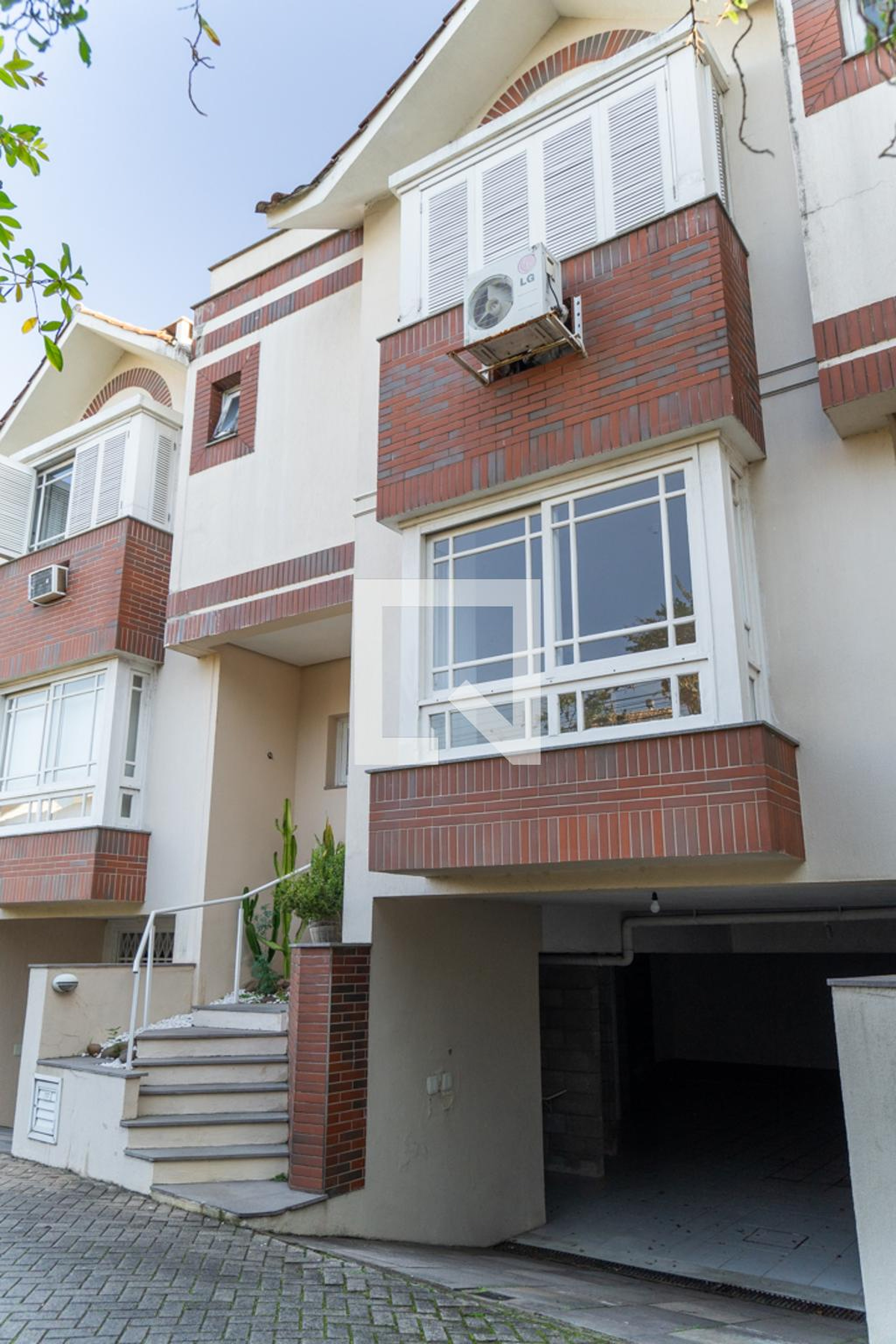 Fachada Condomínio em Avenida Copacabana, 255