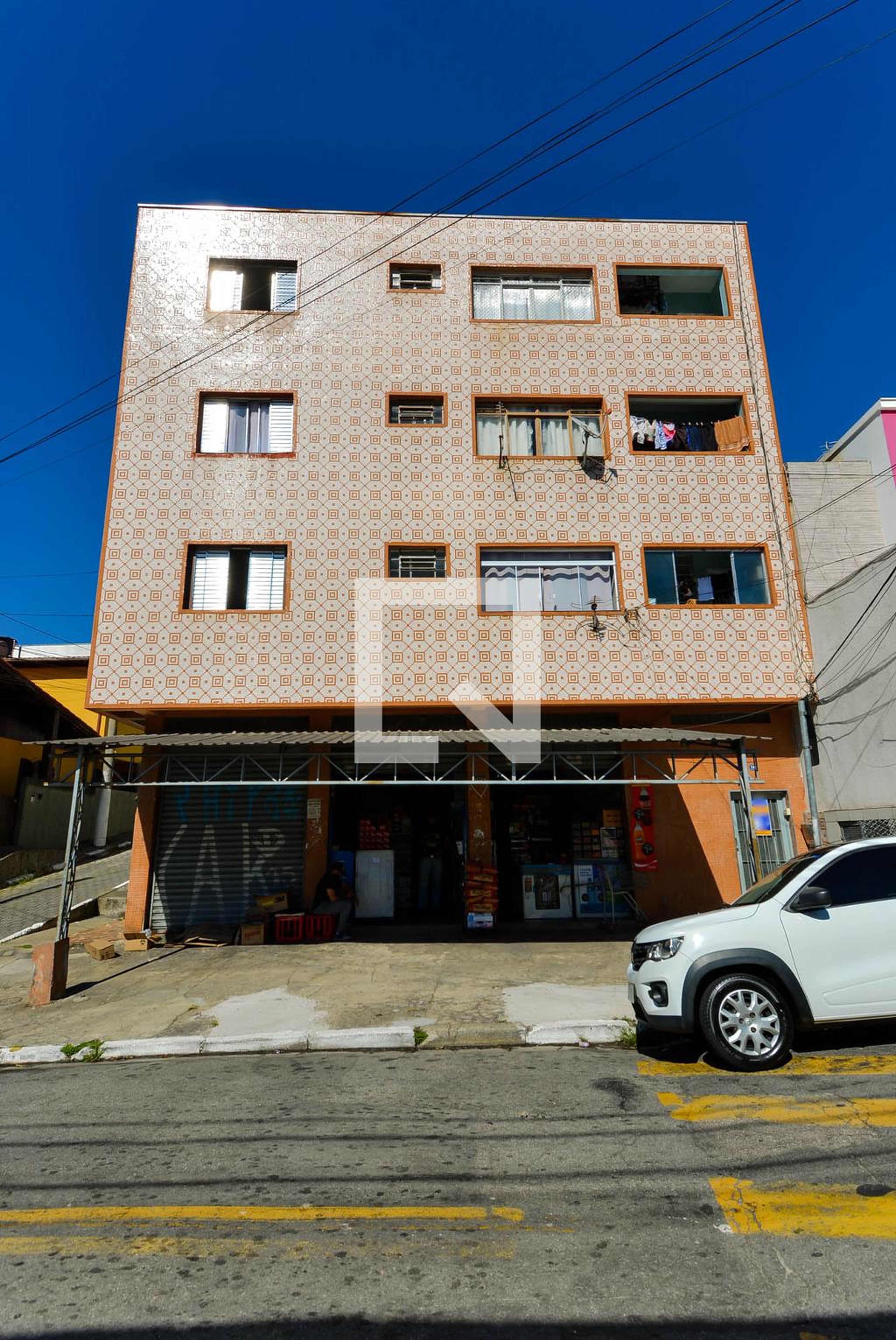 Fachada do Prédio Condomínio em Rua Paraná, 141