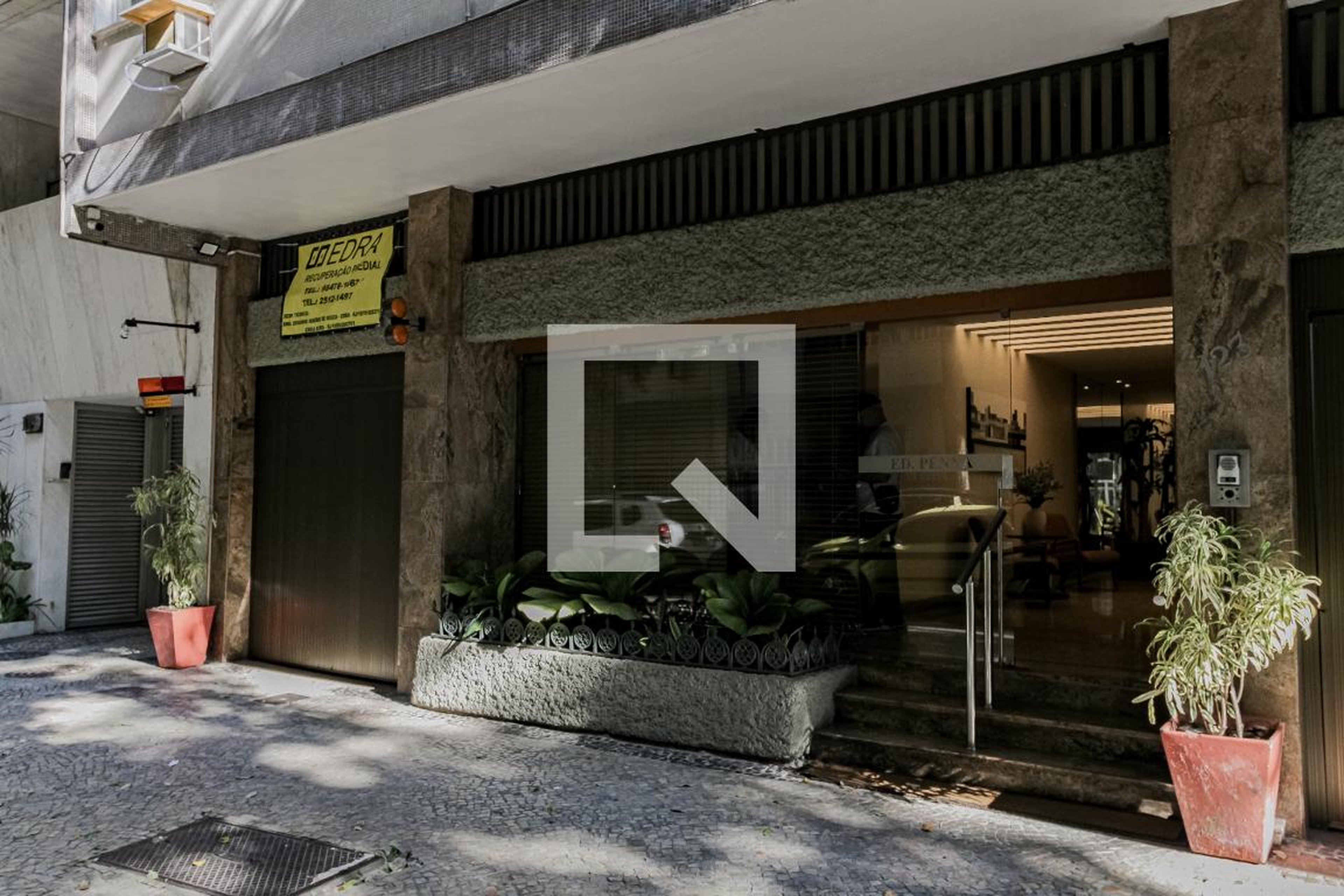 Entrada - Edificio Penna