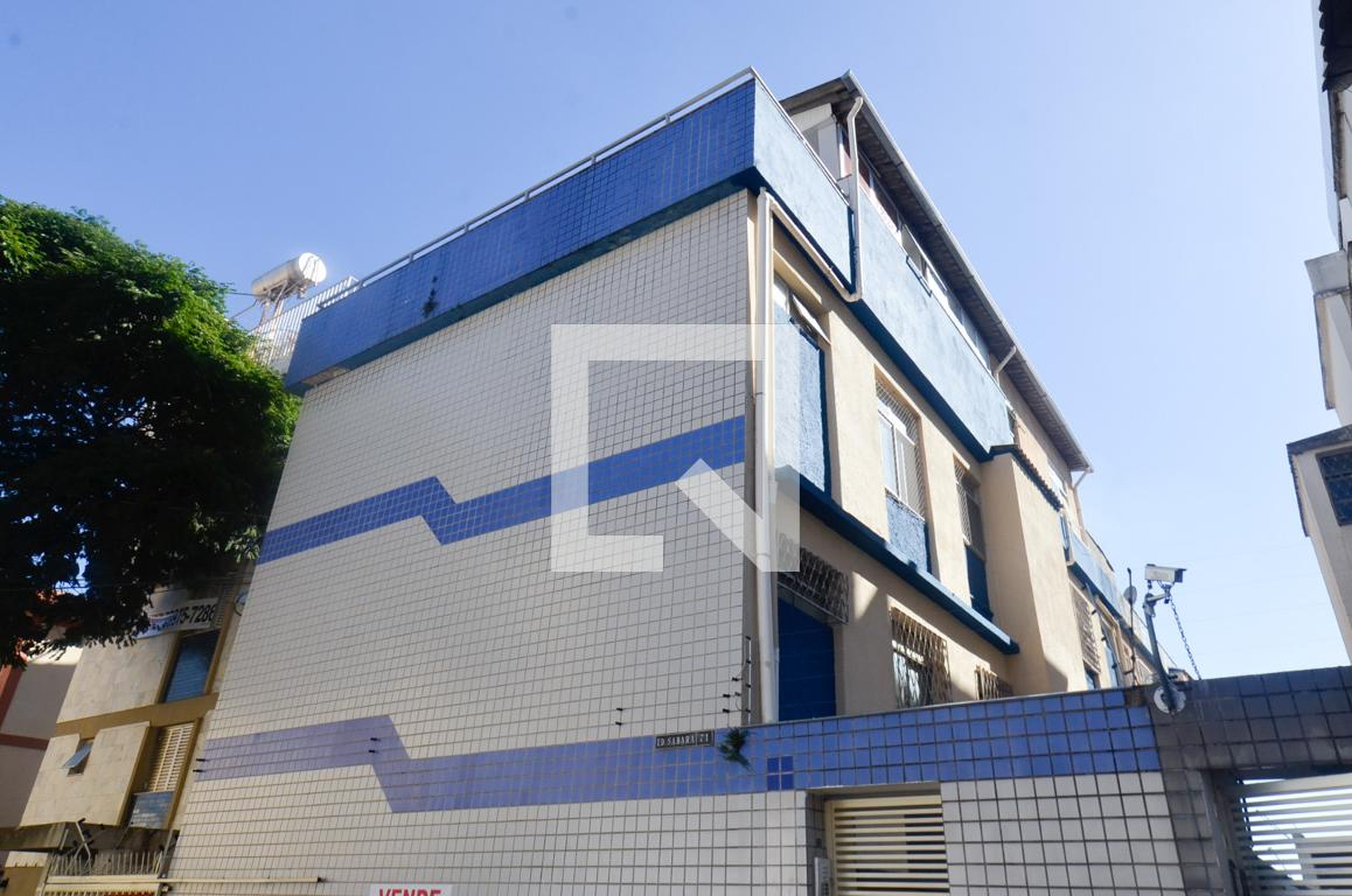 Fachada Condomínio em Rua Professor Tancredo Martins, 71