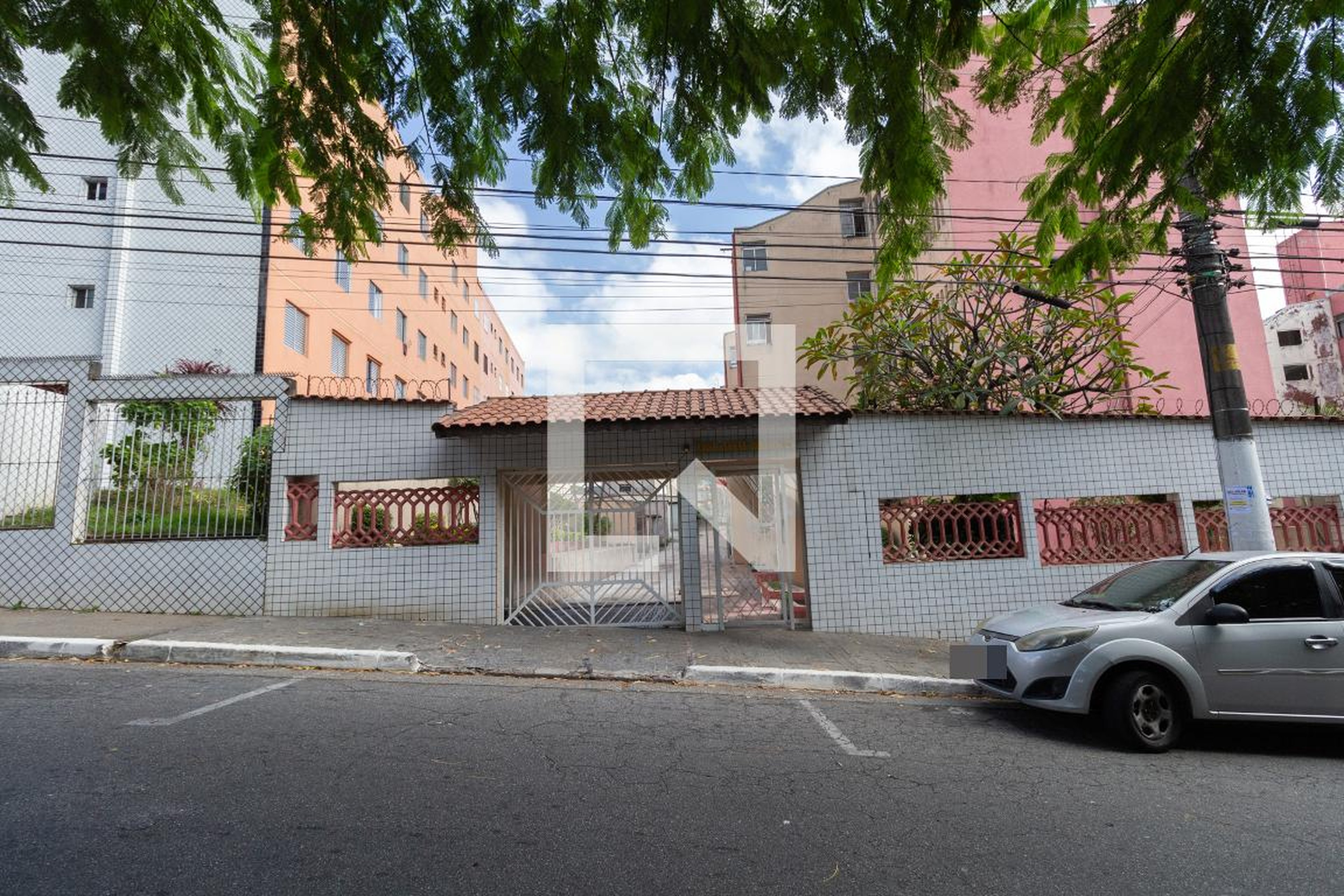 Fachada Condomínio em Rua Padre Vitor Mariano, 69