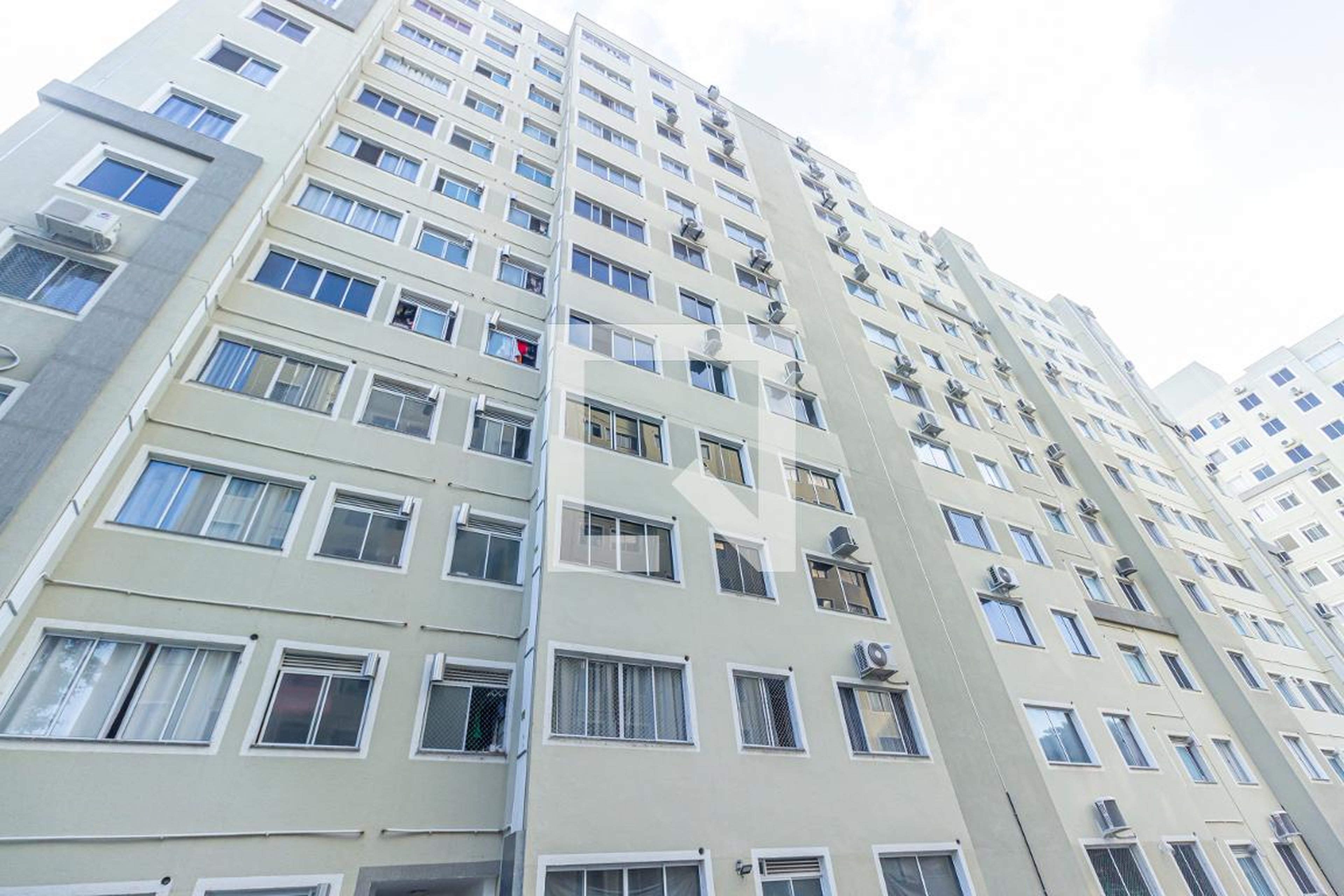 Fachada Condomínio em Rua Dúlio Costa, 122