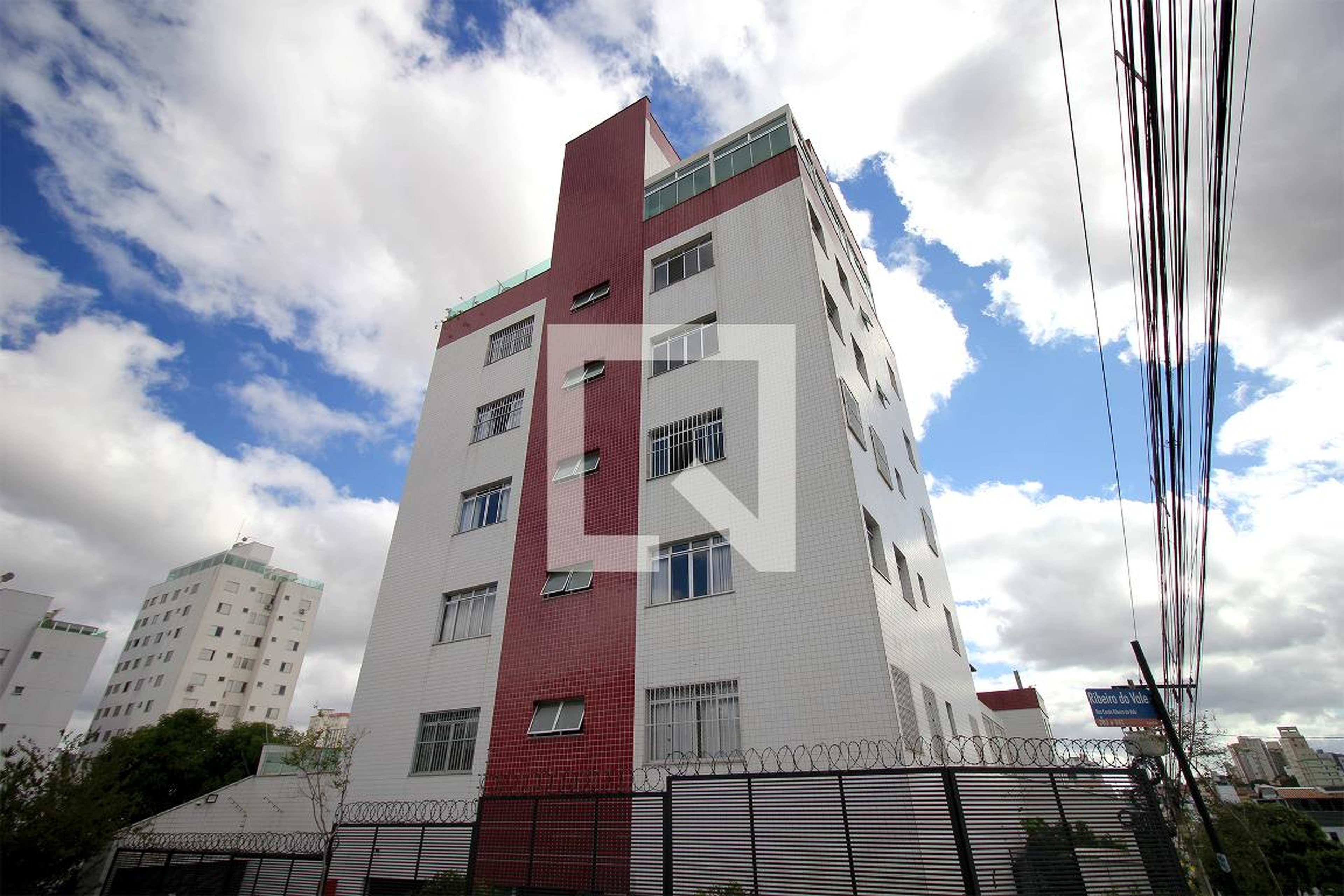 Fachada do Prédio Condomínio em Rua João Gualberto Filho, 421