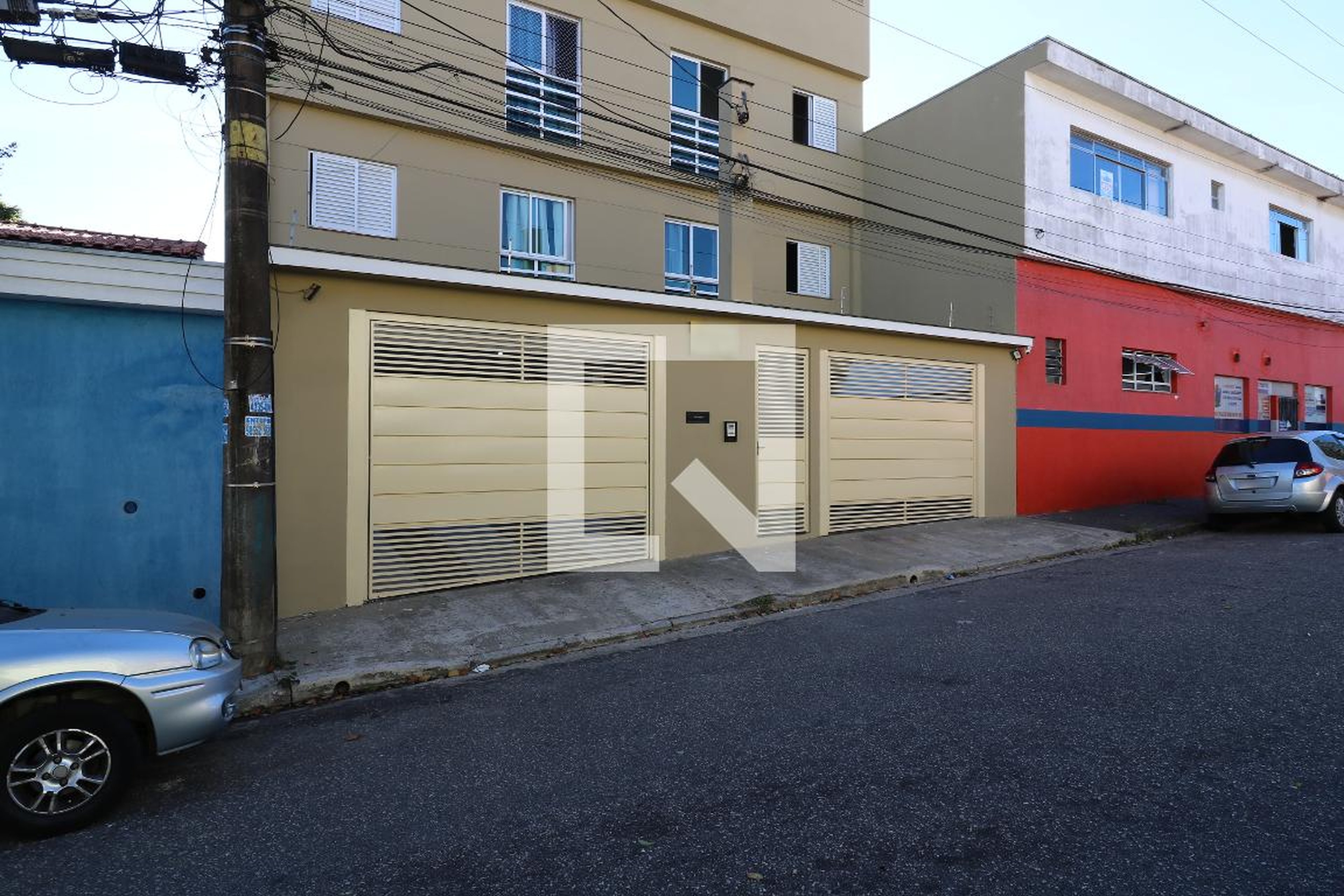 Fachada Condomínio em Rua das Glicíneas, 30