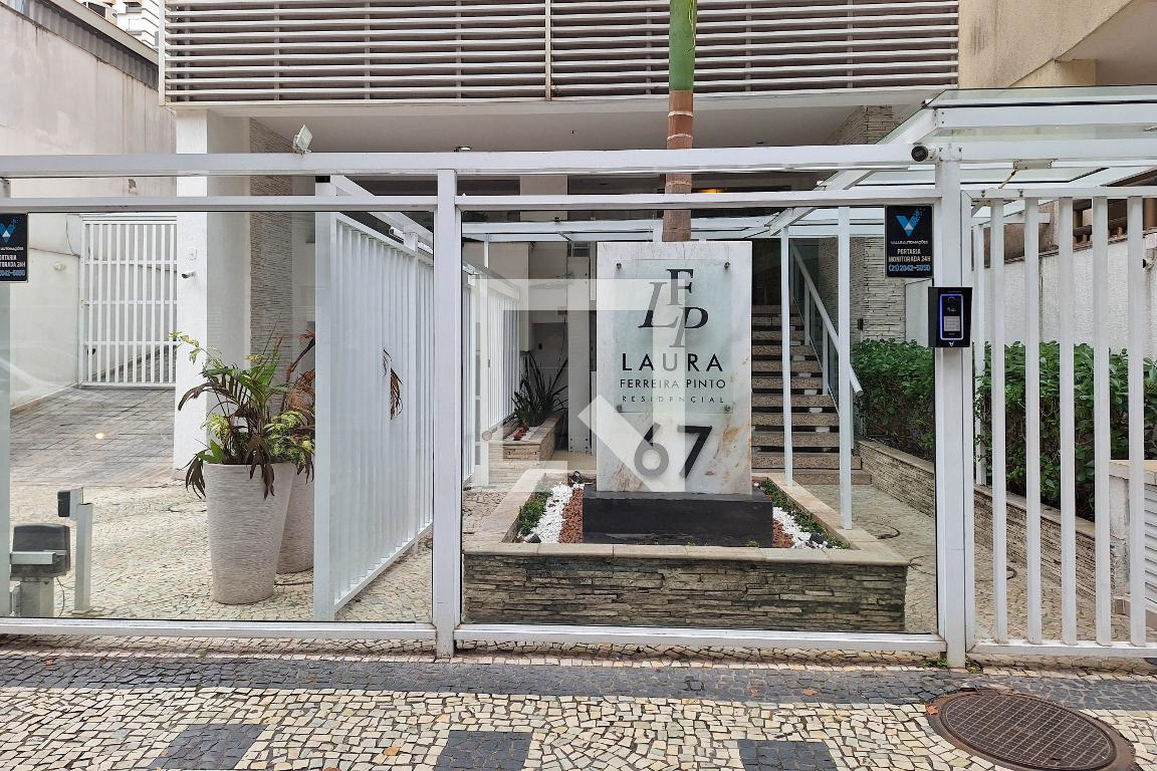Fachada Condomínio em Rua Álvares de Azevedo, 69
