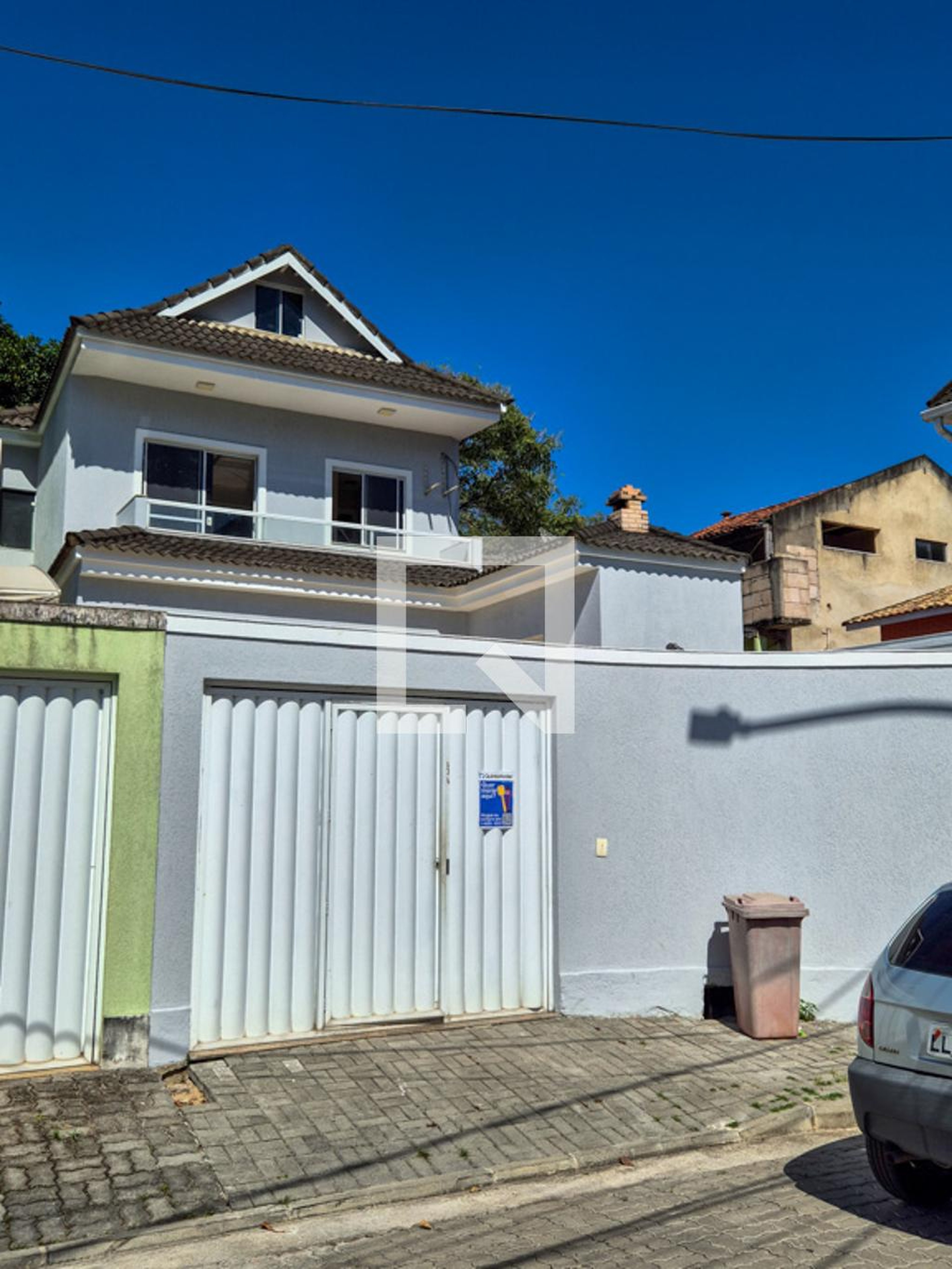 Fachada Condomínio em Rua Professor Santos Moreira, 40